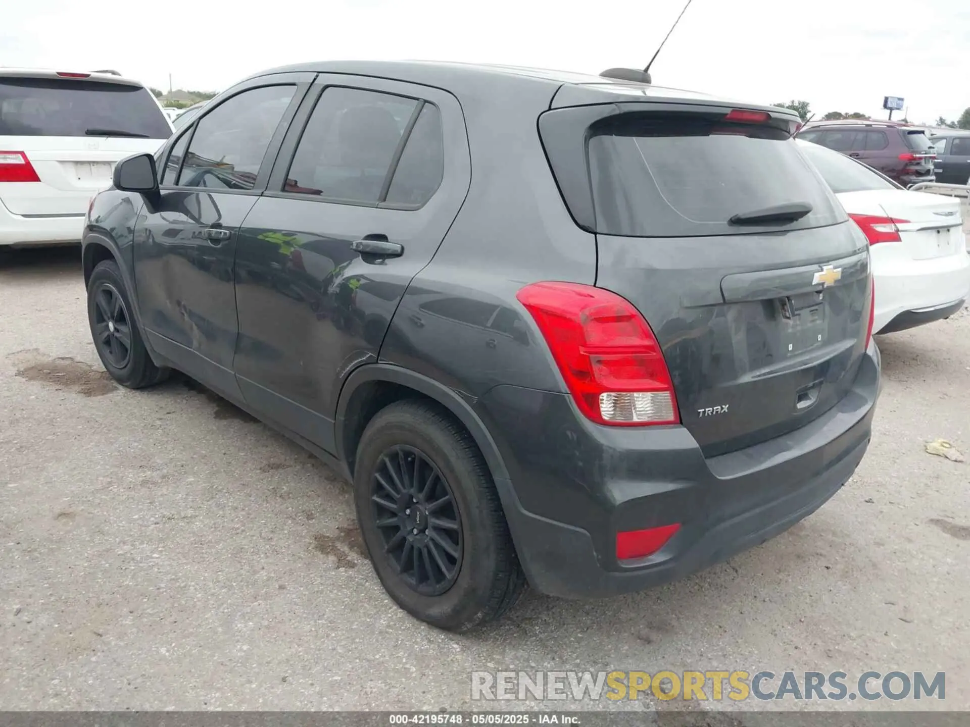 3 Photograph of a damaged car 3GNCJKSBXKL300159 CHEVROLET TRAX 2019