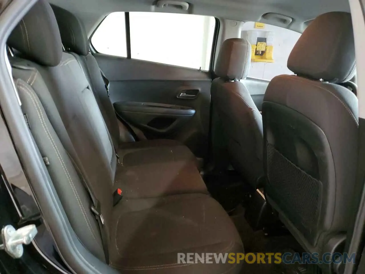 11 Photograph of a damaged car 3GNCJKSBXKL326681 CHEVROLET TRAX 2019