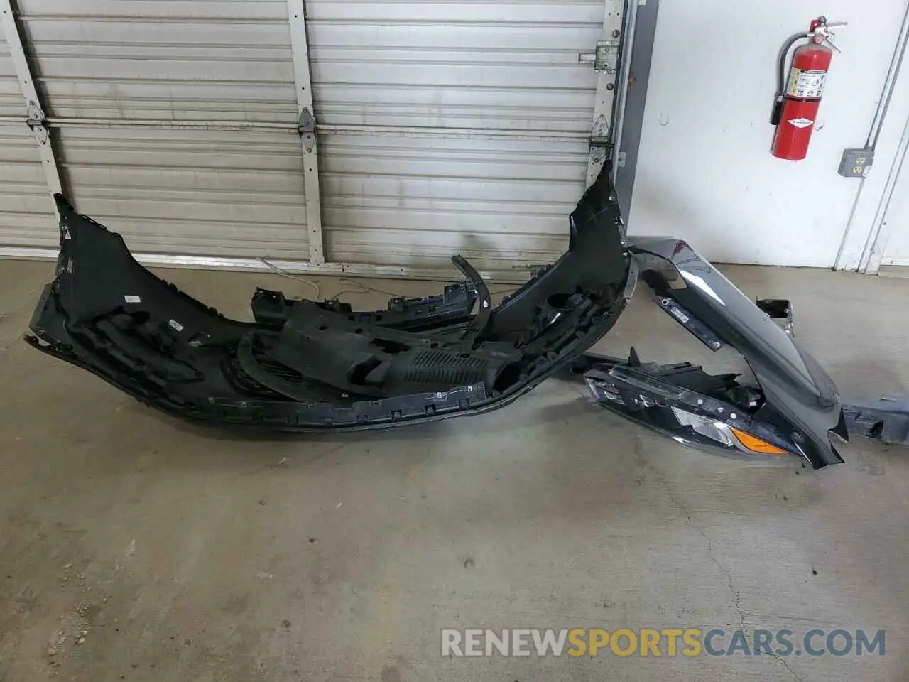 13 Photograph of a damaged car 3GNCJKSBXKL326681 CHEVROLET TRAX 2019