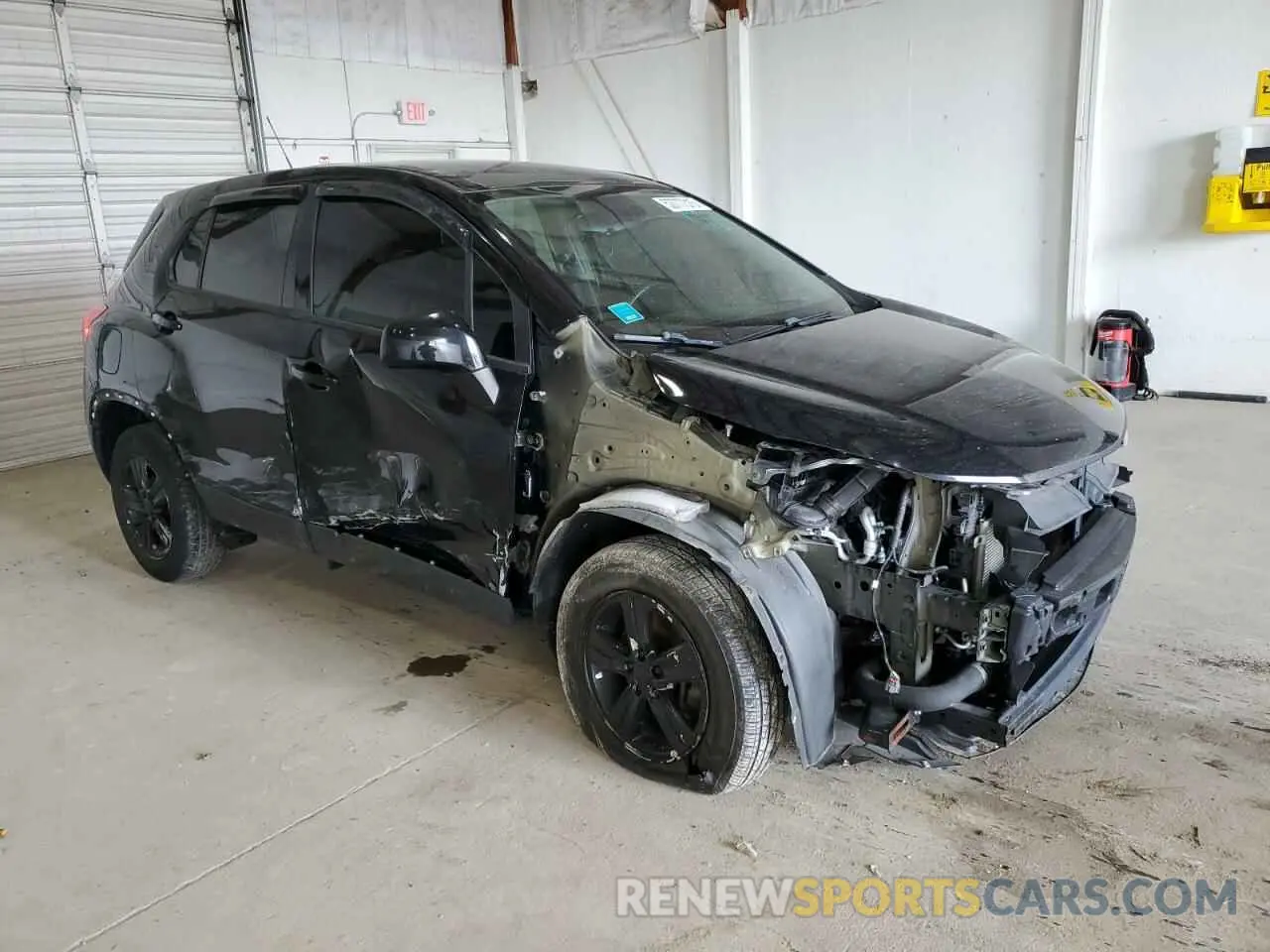 4 Photograph of a damaged car 3GNCJKSBXKL326681 CHEVROLET TRAX 2019