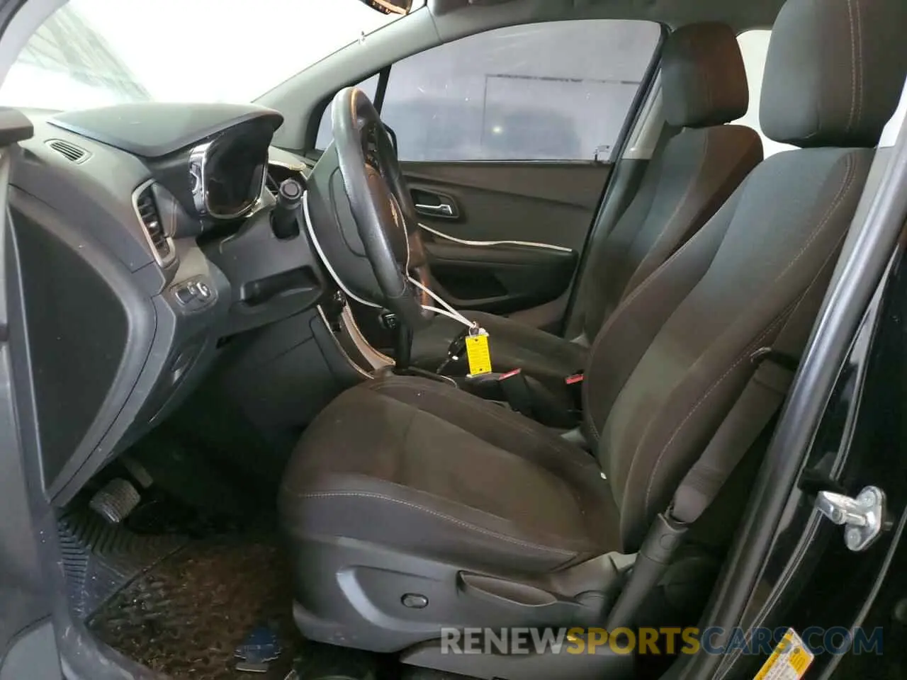 7 Photograph of a damaged car 3GNCJKSBXKL326681 CHEVROLET TRAX 2019