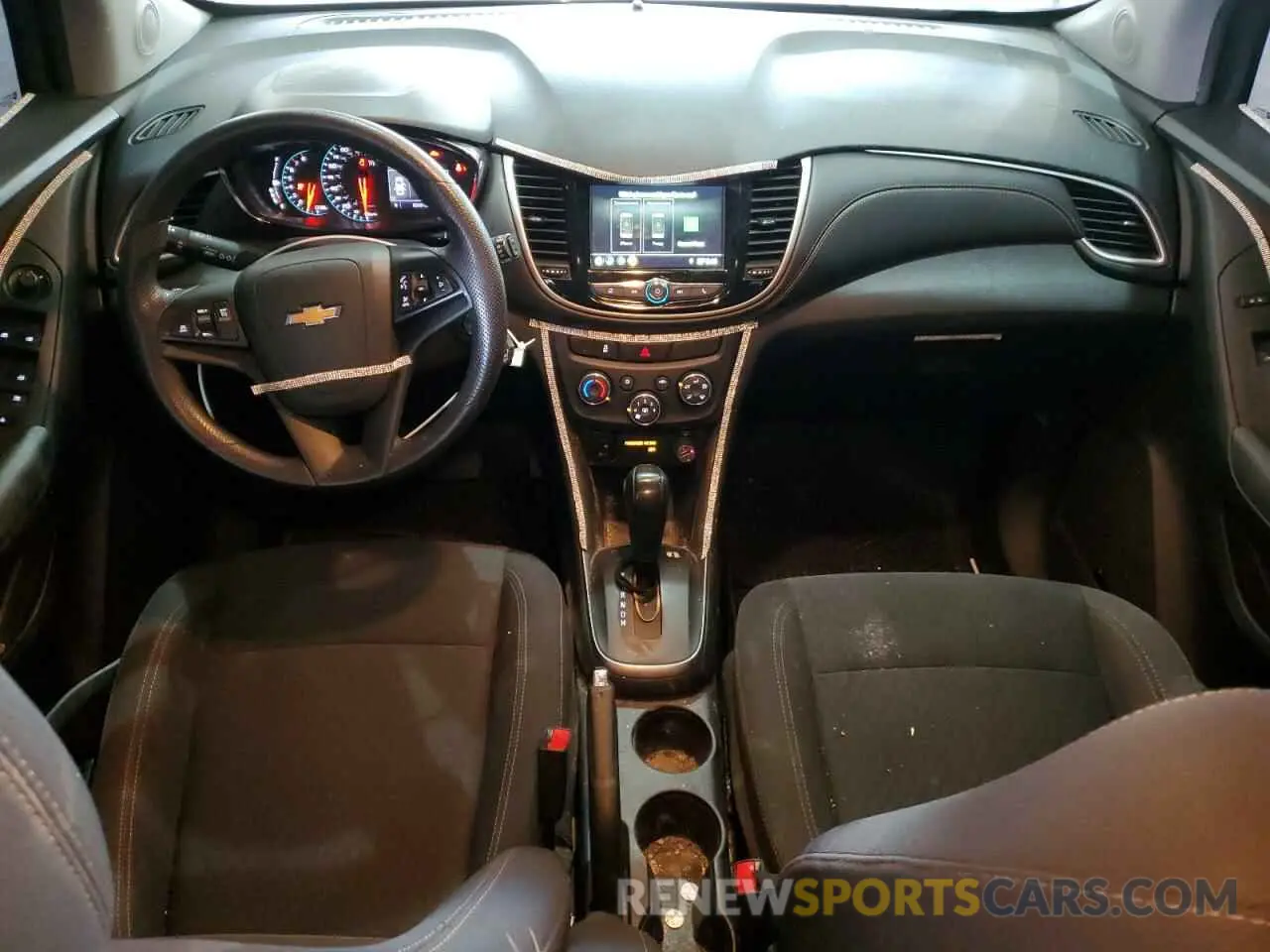 8 Photograph of a damaged car 3GNCJKSBXKL326681 CHEVROLET TRAX 2019