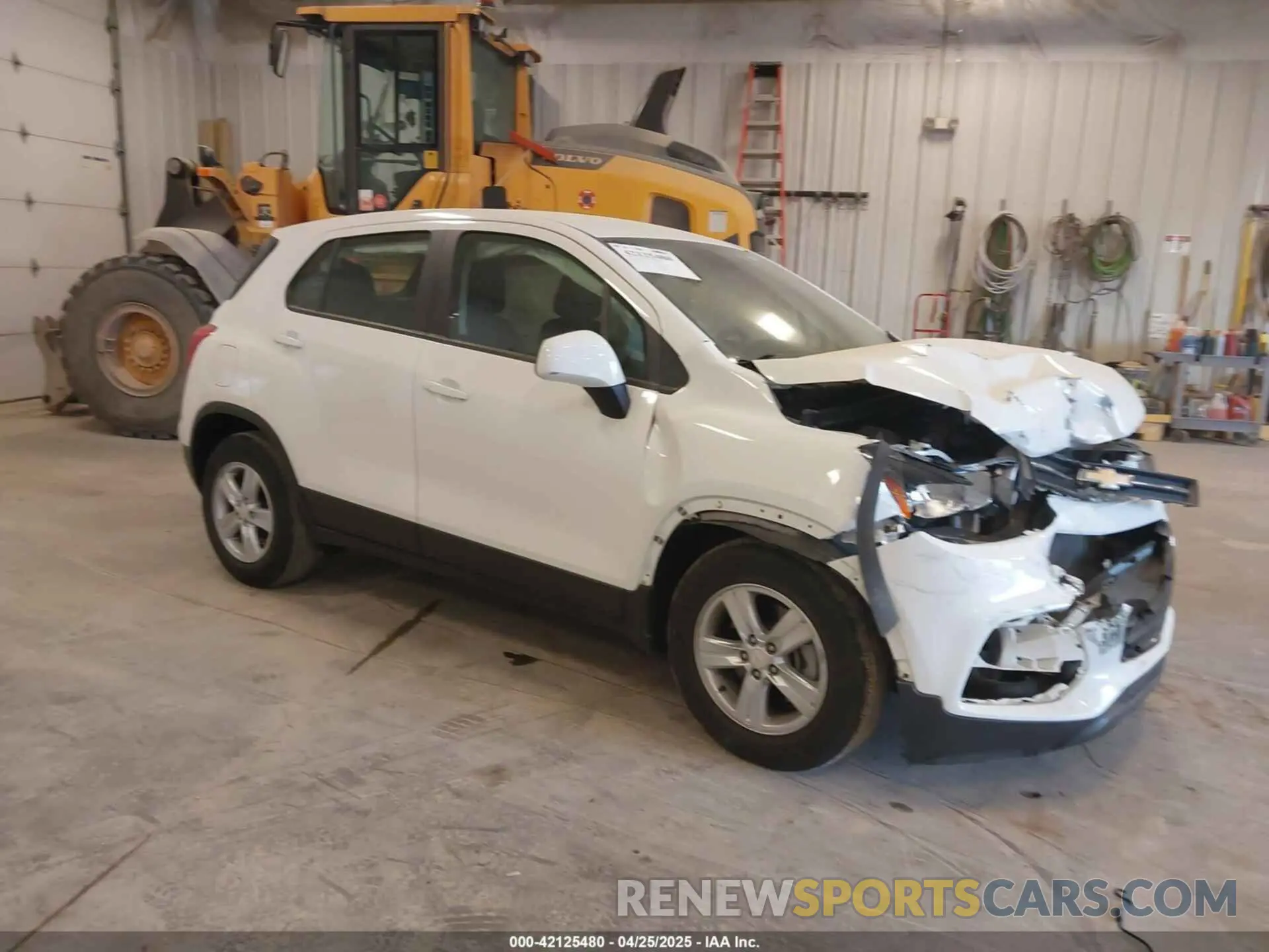 1 Photograph of a damaged car 3GNCJKSBXKL339026 CHEVROLET TRAX 2019