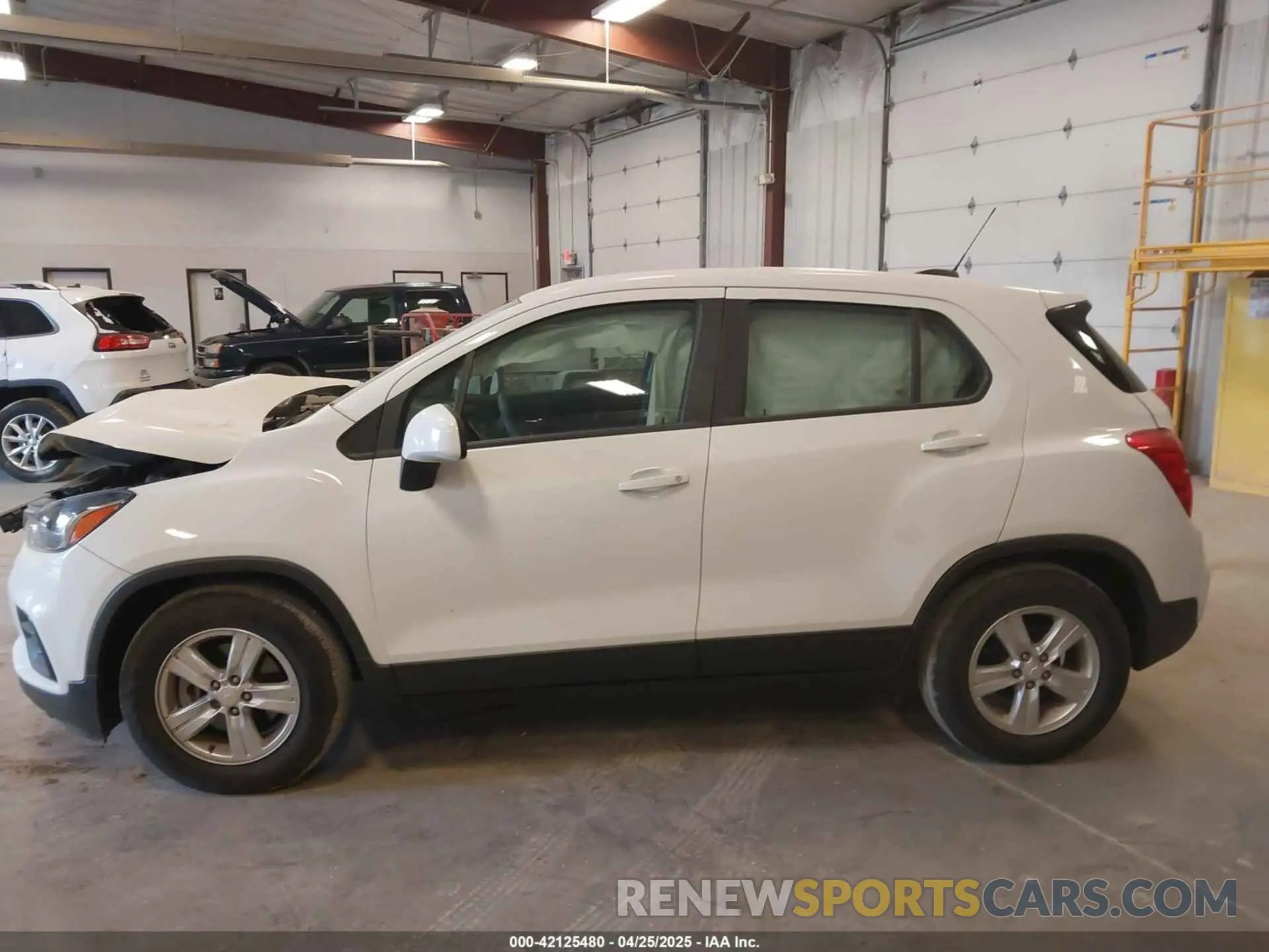14 Photograph of a damaged car 3GNCJKSBXKL339026 CHEVROLET TRAX 2019