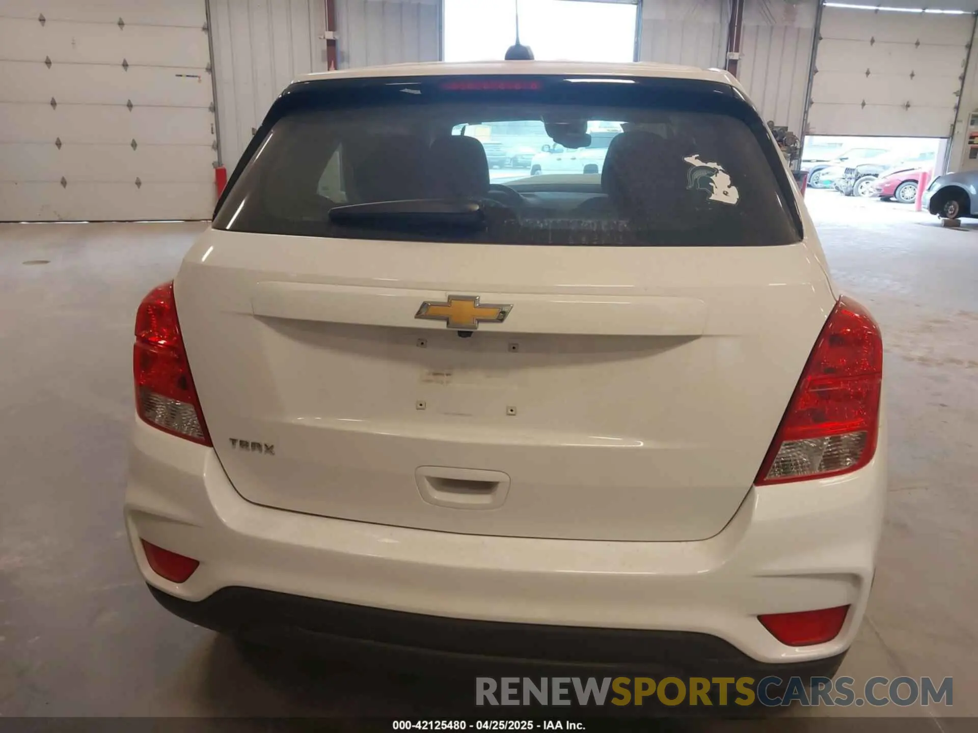 16 Photograph of a damaged car 3GNCJKSBXKL339026 CHEVROLET TRAX 2019