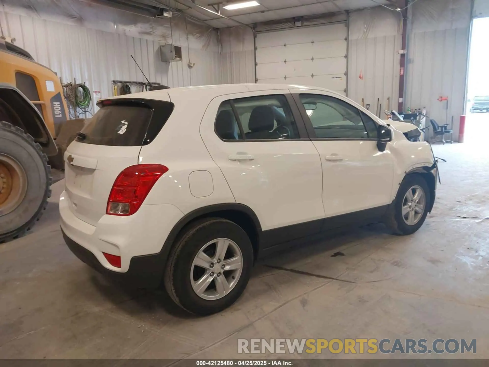 4 Photograph of a damaged car 3GNCJKSBXKL339026 CHEVROLET TRAX 2019