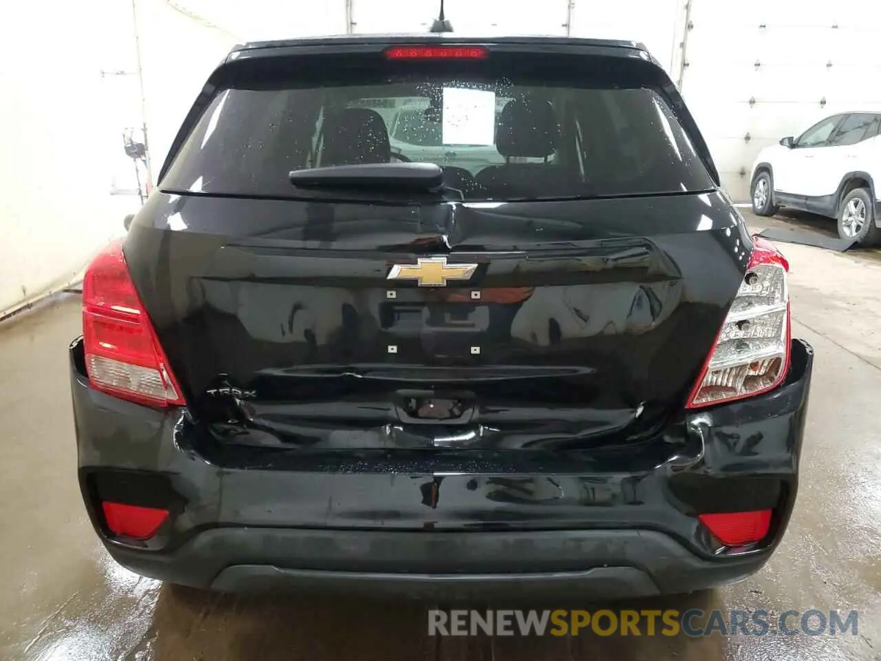 6 Photograph of a damaged car 3GNCJKSBXKL358188 CHEVROLET TRAX 2019
