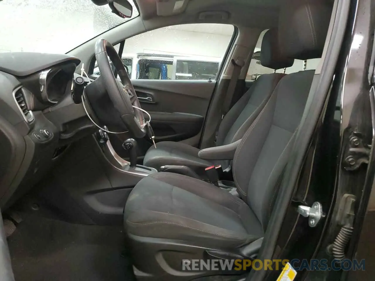 7 Photograph of a damaged car 3GNCJKSBXKL358188 CHEVROLET TRAX 2019