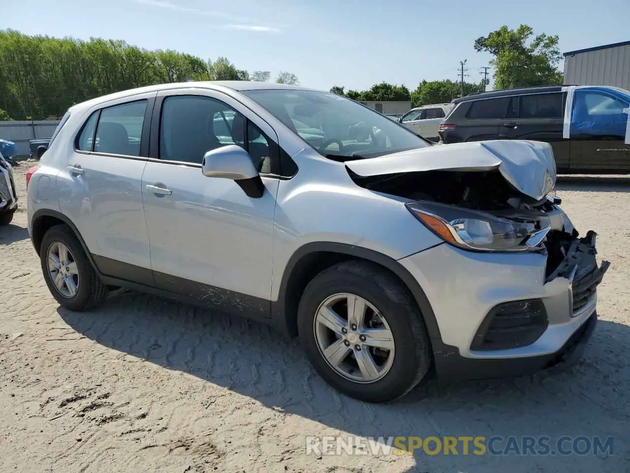 4 Photograph of a damaged car 3GNCJKSBXKL392695 CHEVROLET TRAX 2019