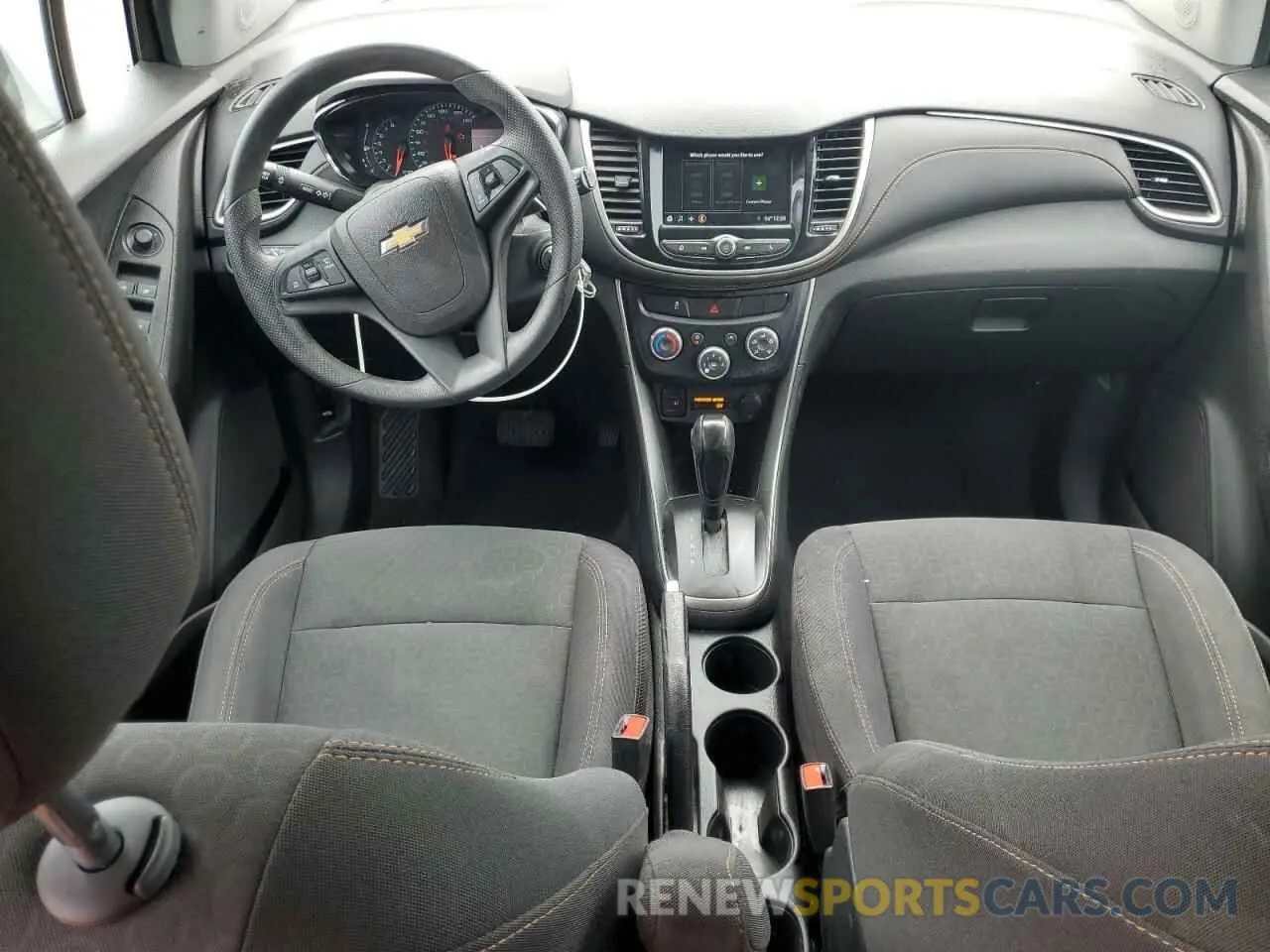 8 Photograph of a damaged car 3GNCJKSBXKL401461 CHEVROLET TRAX 2019