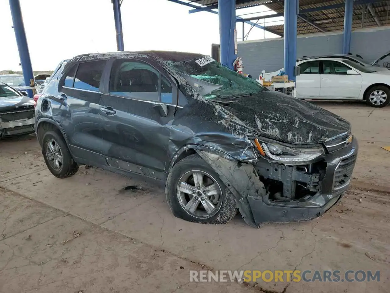 4 Photograph of a damaged car 3GNCJLSB0KL135051 CHEVROLET TRAX 2019