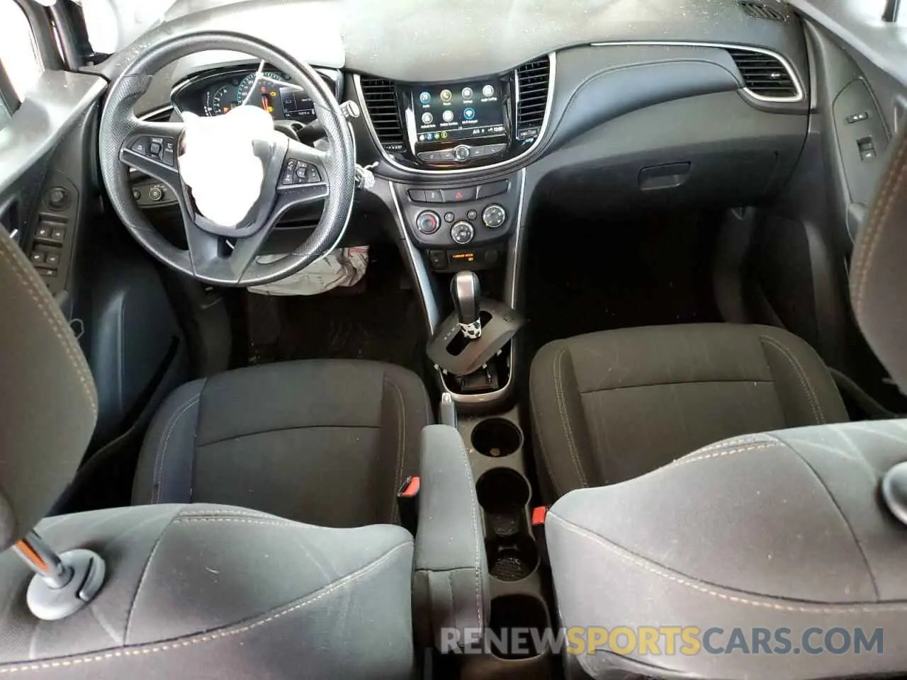 8 Photograph of a damaged car 3GNCJLSB0KL135051 CHEVROLET TRAX 2019