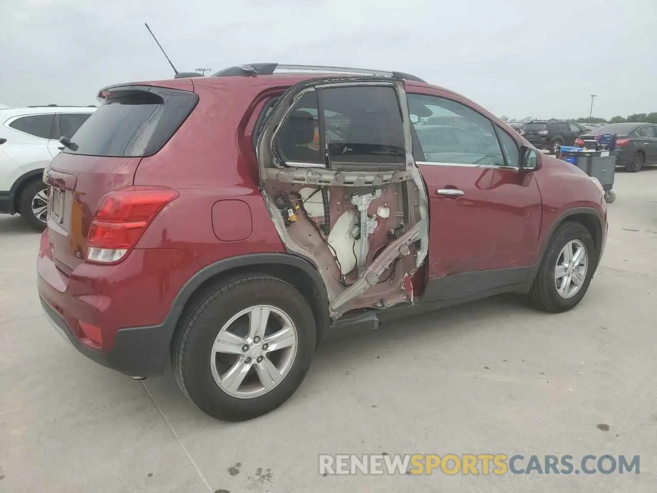 3 Photograph of a damaged car 3GNCJLSB0KL139116 CHEVROLET TRAX 2019