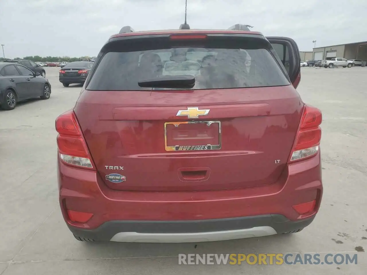 6 Photograph of a damaged car 3GNCJLSB0KL139116 CHEVROLET TRAX 2019