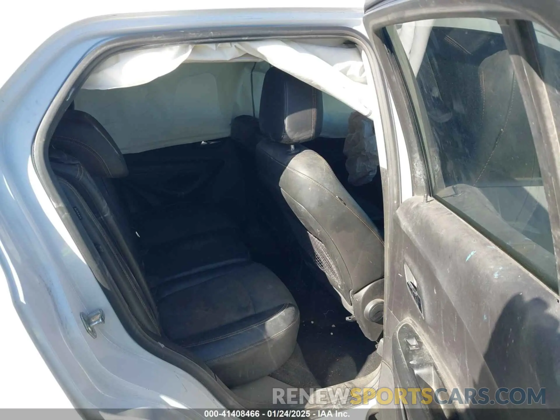 8 Photograph of a damaged car 3GNCJLSB0KL150987 CHEVROLET TRAX 2019