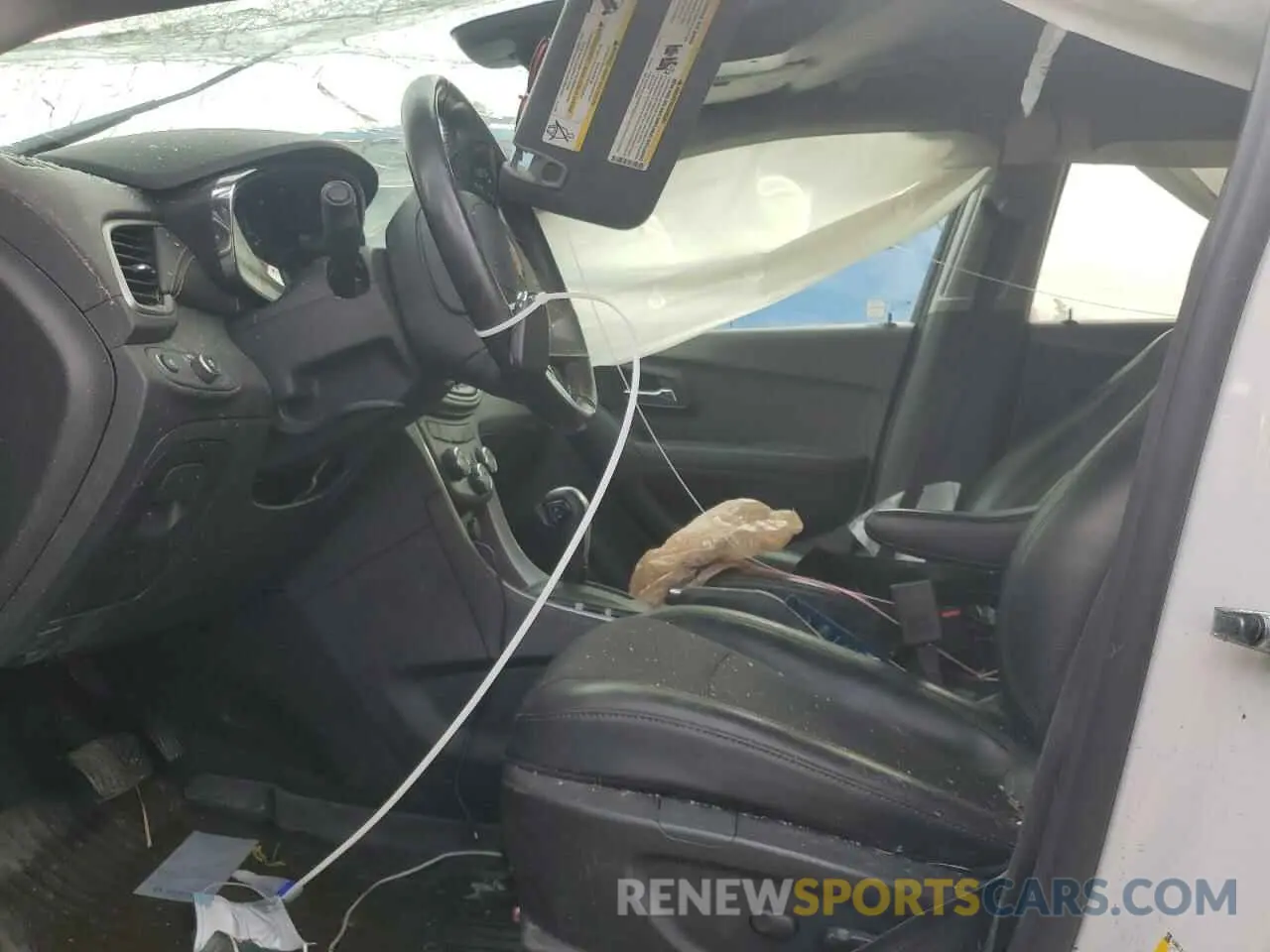 7 Photograph of a damaged car 3GNCJLSB0KL175680 CHEVROLET TRAX 2019