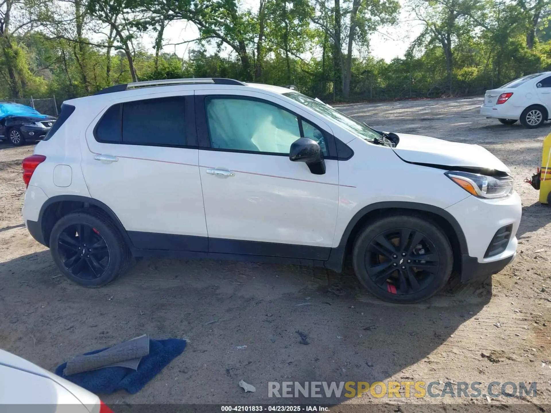 14 Photograph of a damaged car 3GNCJLSB0KL233562 CHEVROLET TRAX 2019
