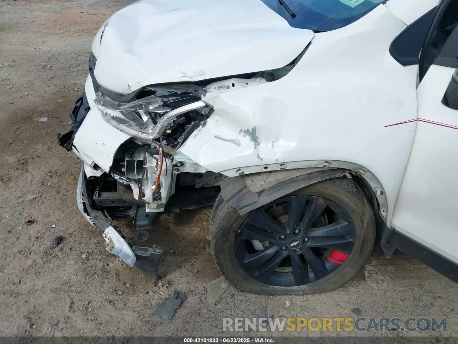 6 Photograph of a damaged car 3GNCJLSB0KL233562 CHEVROLET TRAX 2019