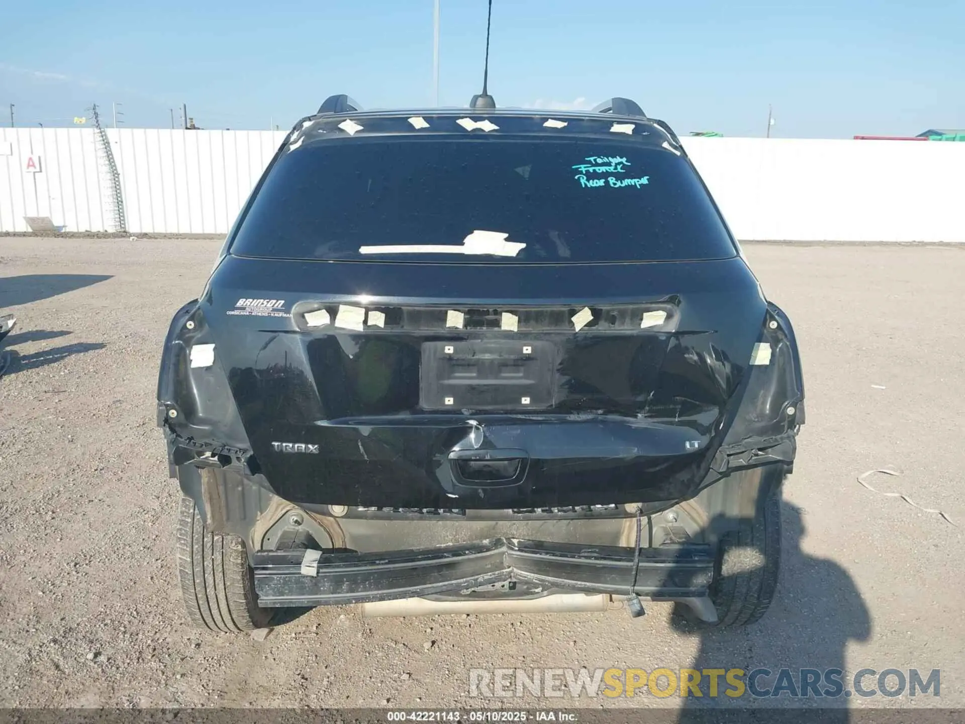 17 Photograph of a damaged car 3GNCJLSB0KL372560 CHEVROLET TRAX 2019