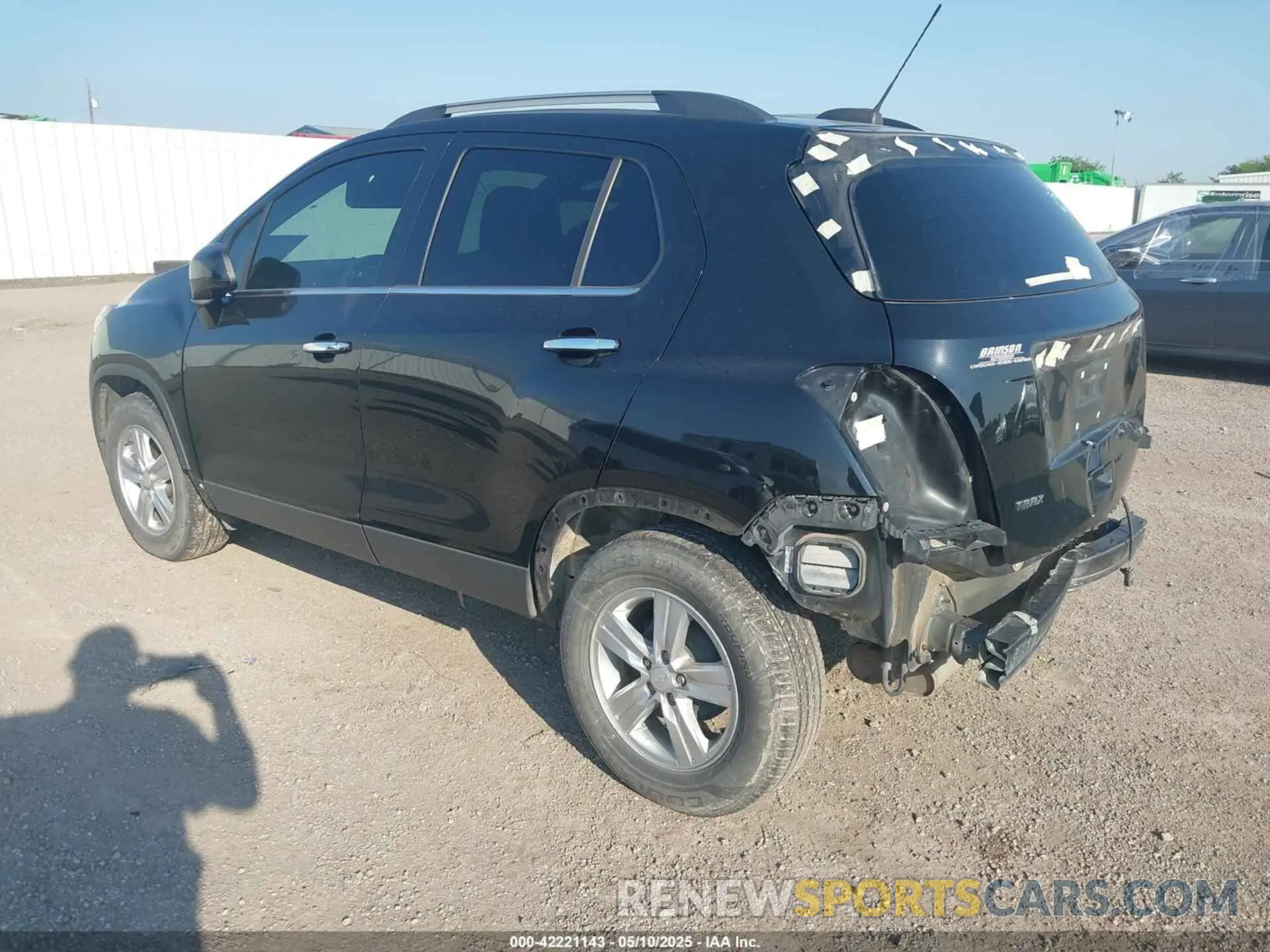 3 Photograph of a damaged car 3GNCJLSB0KL372560 CHEVROLET TRAX 2019