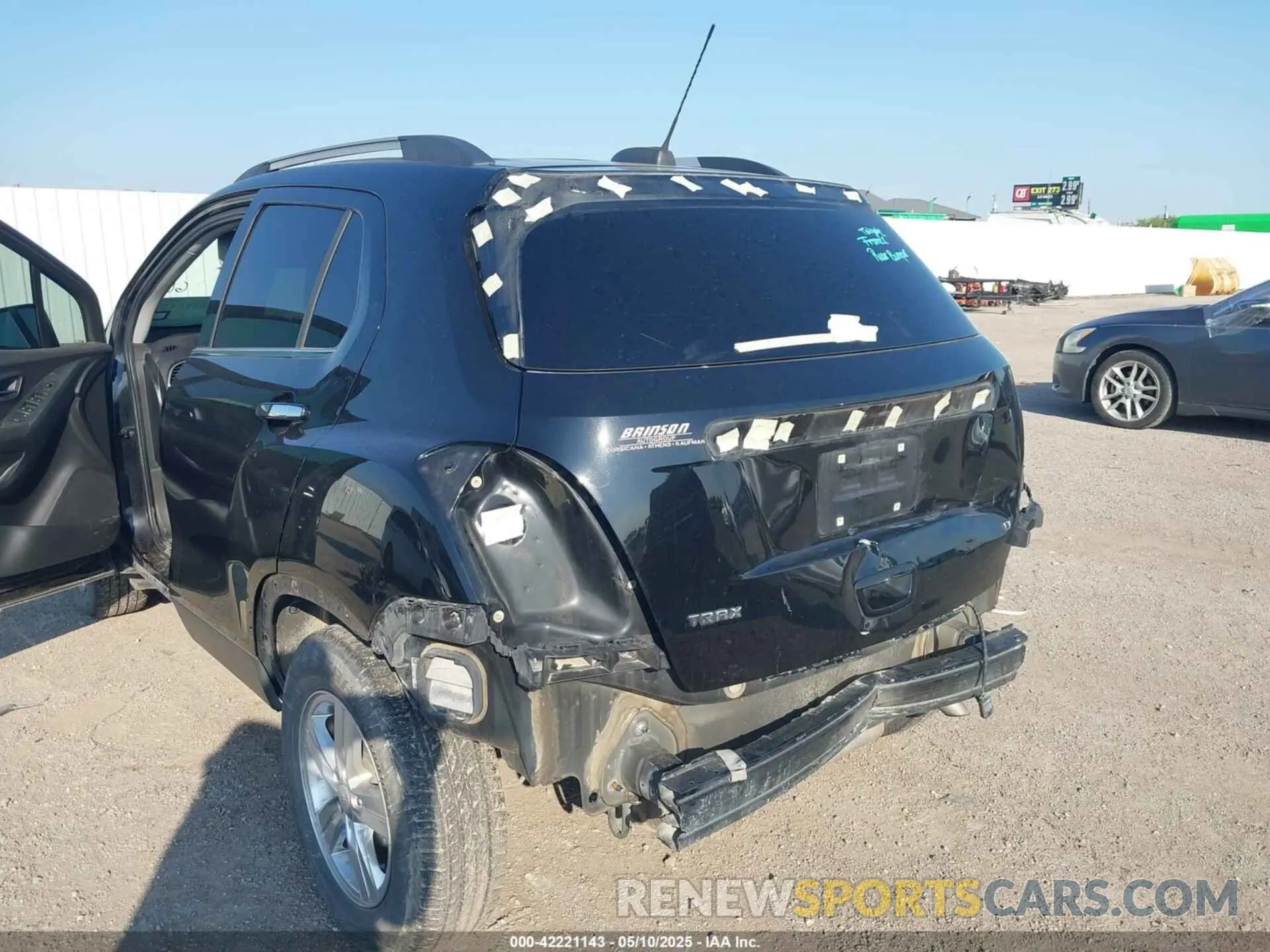 6 Photograph of a damaged car 3GNCJLSB0KL372560 CHEVROLET TRAX 2019