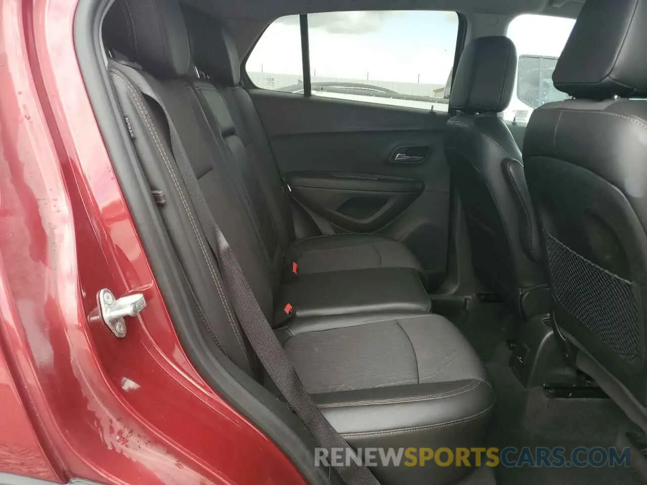 10 Photograph of a damaged car 3GNCJLSB1KL124074 CHEVROLET TRAX 2019