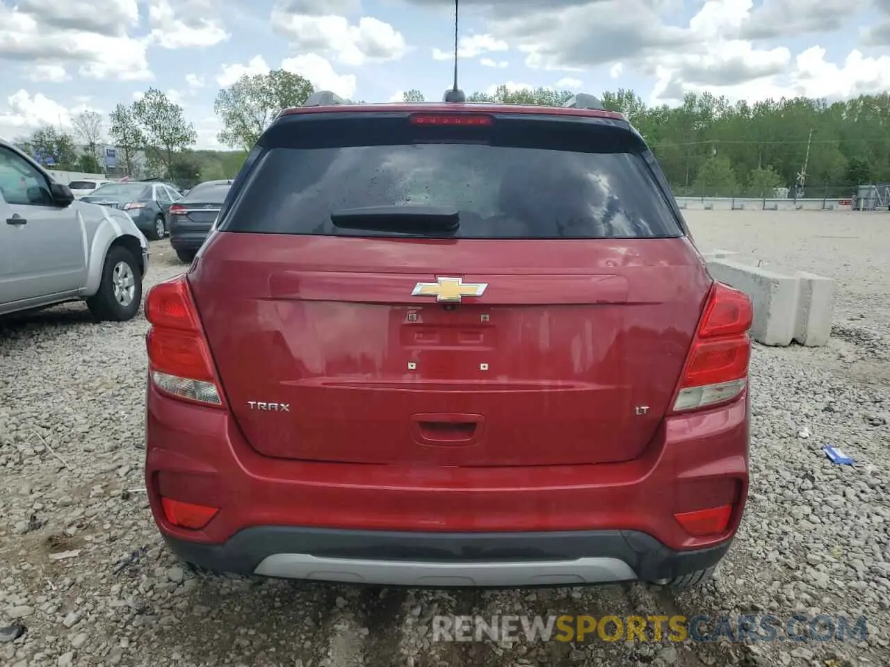 6 Photograph of a damaged car 3GNCJLSB1KL124074 CHEVROLET TRAX 2019