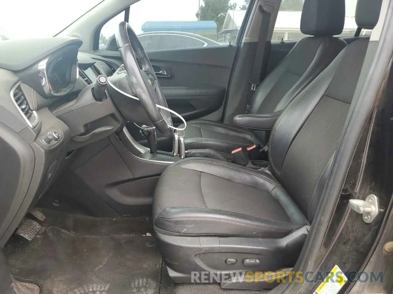 7 Photograph of a damaged car 3GNCJLSB1KL206242 CHEVROLET TRAX 2019