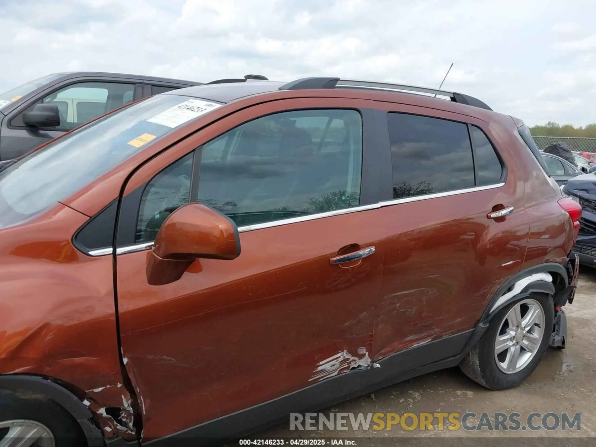 14 Photograph of a damaged car 3GNCJLSB1KL237491 CHEVROLET TRAX 2019