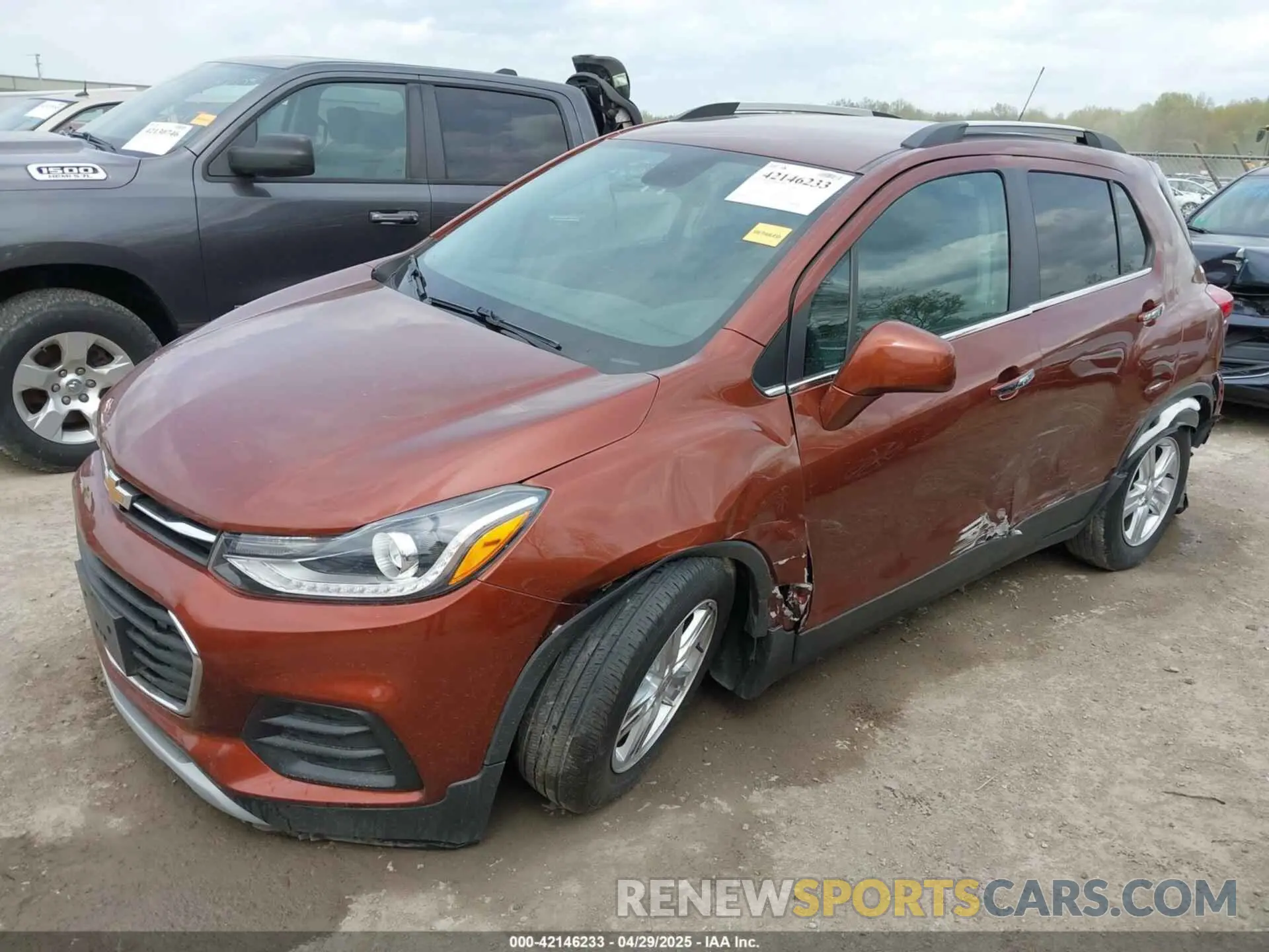 2 Photograph of a damaged car 3GNCJLSB1KL237491 CHEVROLET TRAX 2019