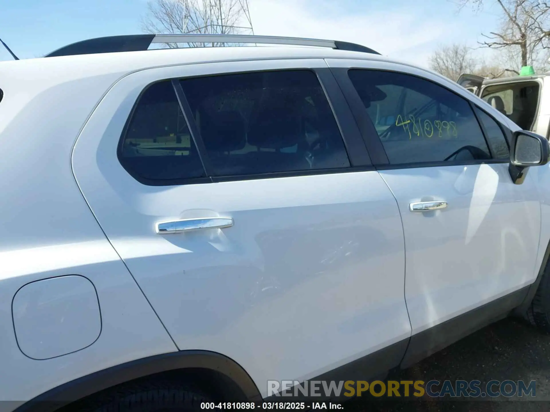 13 Photograph of a damaged car 3GNCJLSB1KL266604 CHEVROLET TRAX 2019