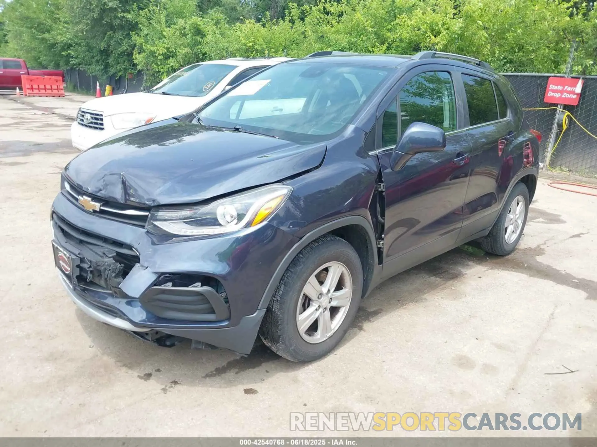 2 Photograph of a damaged car 3GNCJLSB1KL319866 CHEVROLET TRAX 2019