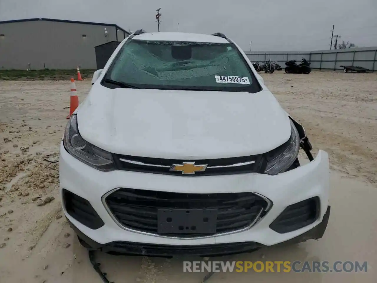 5 Photograph of a damaged car 3GNCJLSB1KL330401 CHEVROLET TRAX 2019