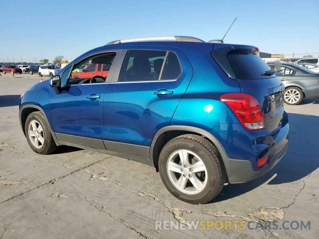 2 Photograph of a damaged car 3GNCJLSB1KL400544 CHEVROLET TRAX 2019