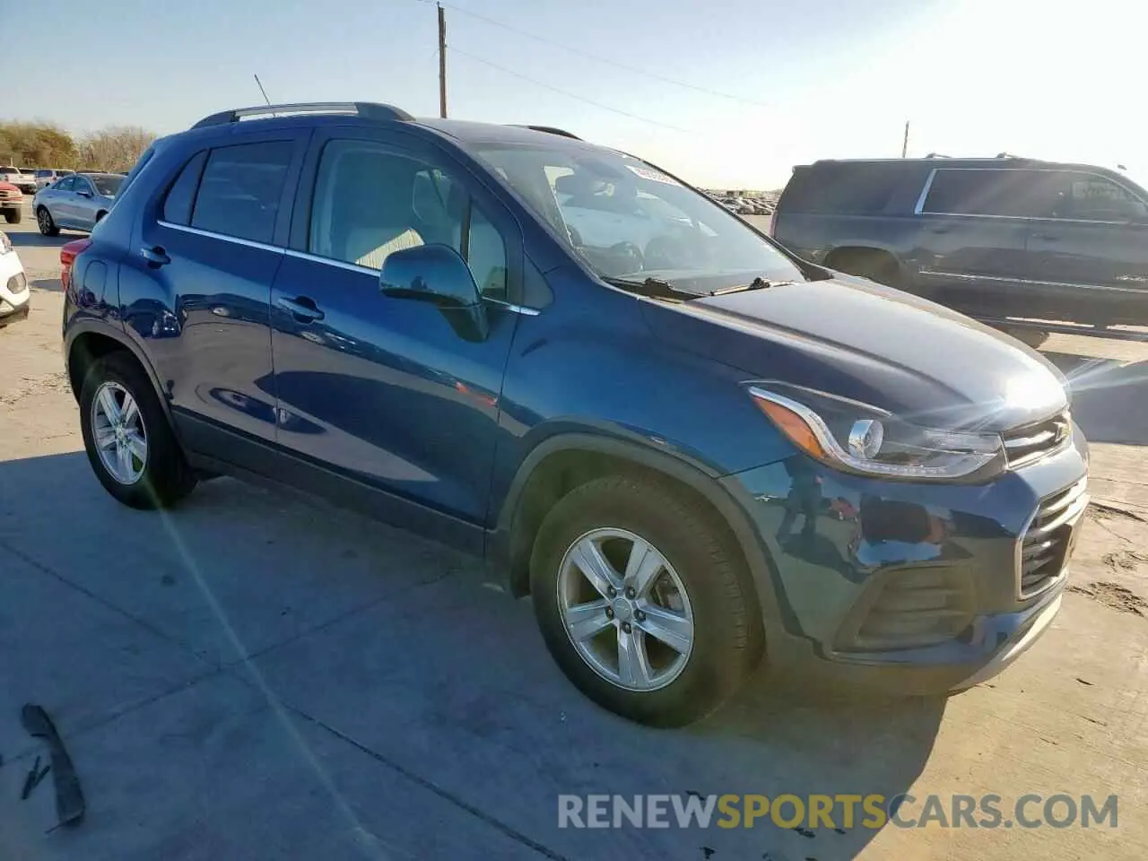 4 Photograph of a damaged car 3GNCJLSB1KL400544 CHEVROLET TRAX 2019