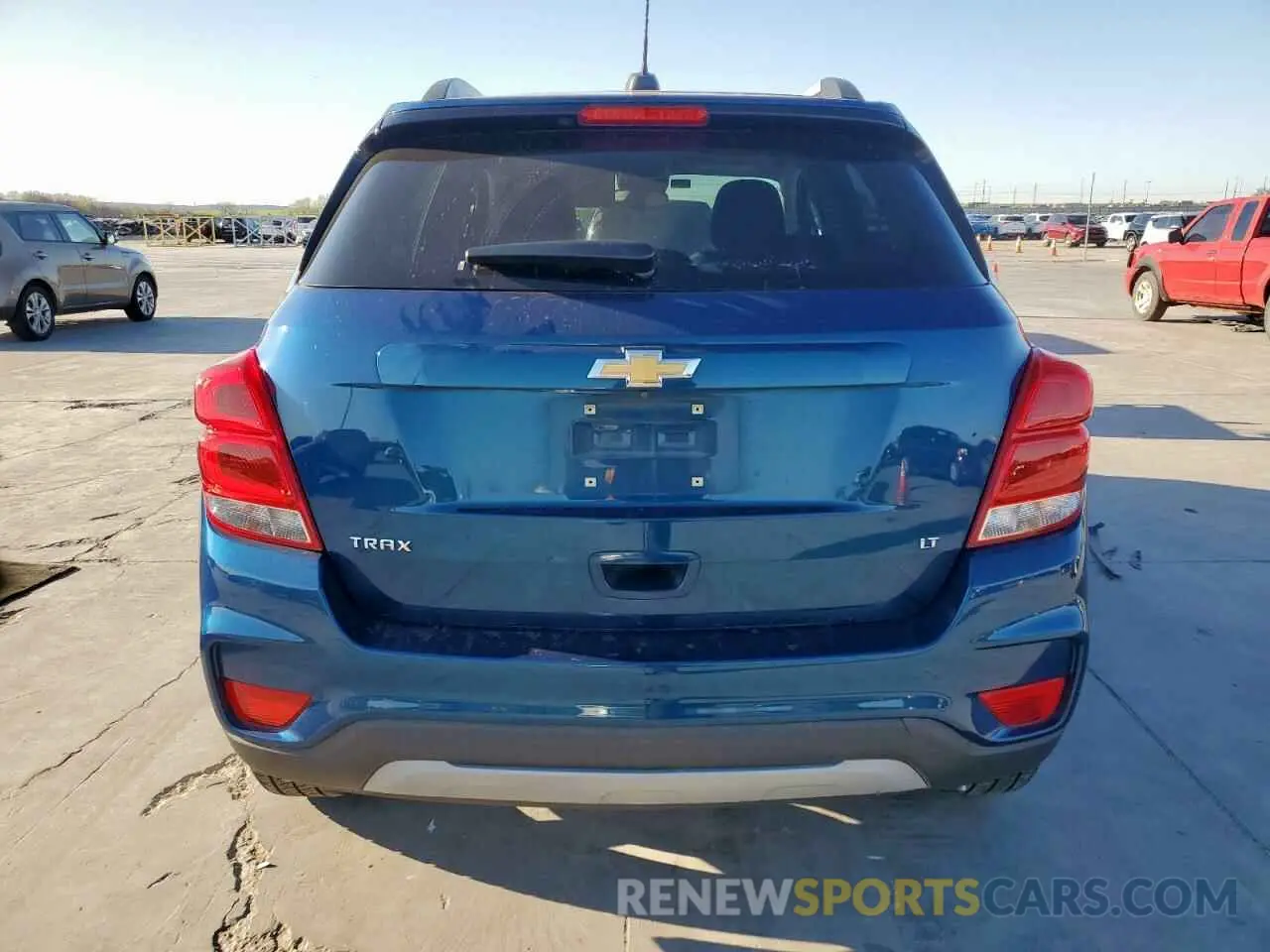 6 Photograph of a damaged car 3GNCJLSB1KL400544 CHEVROLET TRAX 2019
