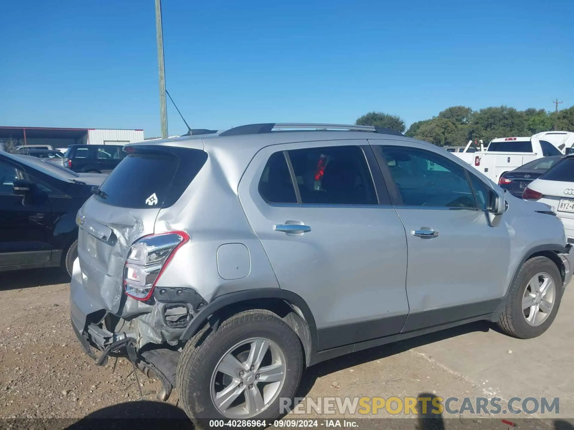 13 Photograph of a damaged car 3GNCJLSB1KL403766 CHEVROLET TRAX 2019