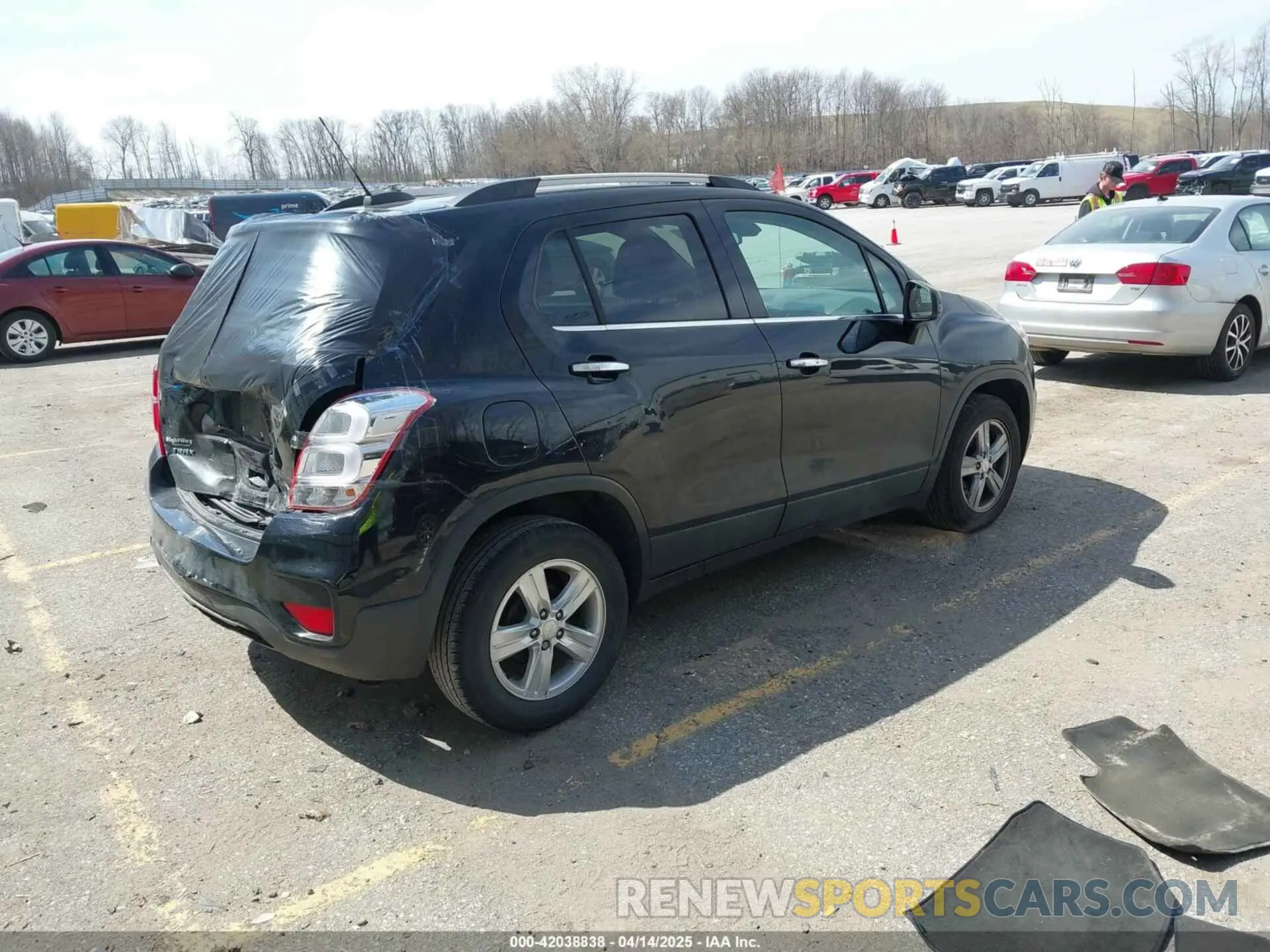 4 Photograph of a damaged car 3GNCJLSB2KL141661 CHEVROLET TRAX 2019