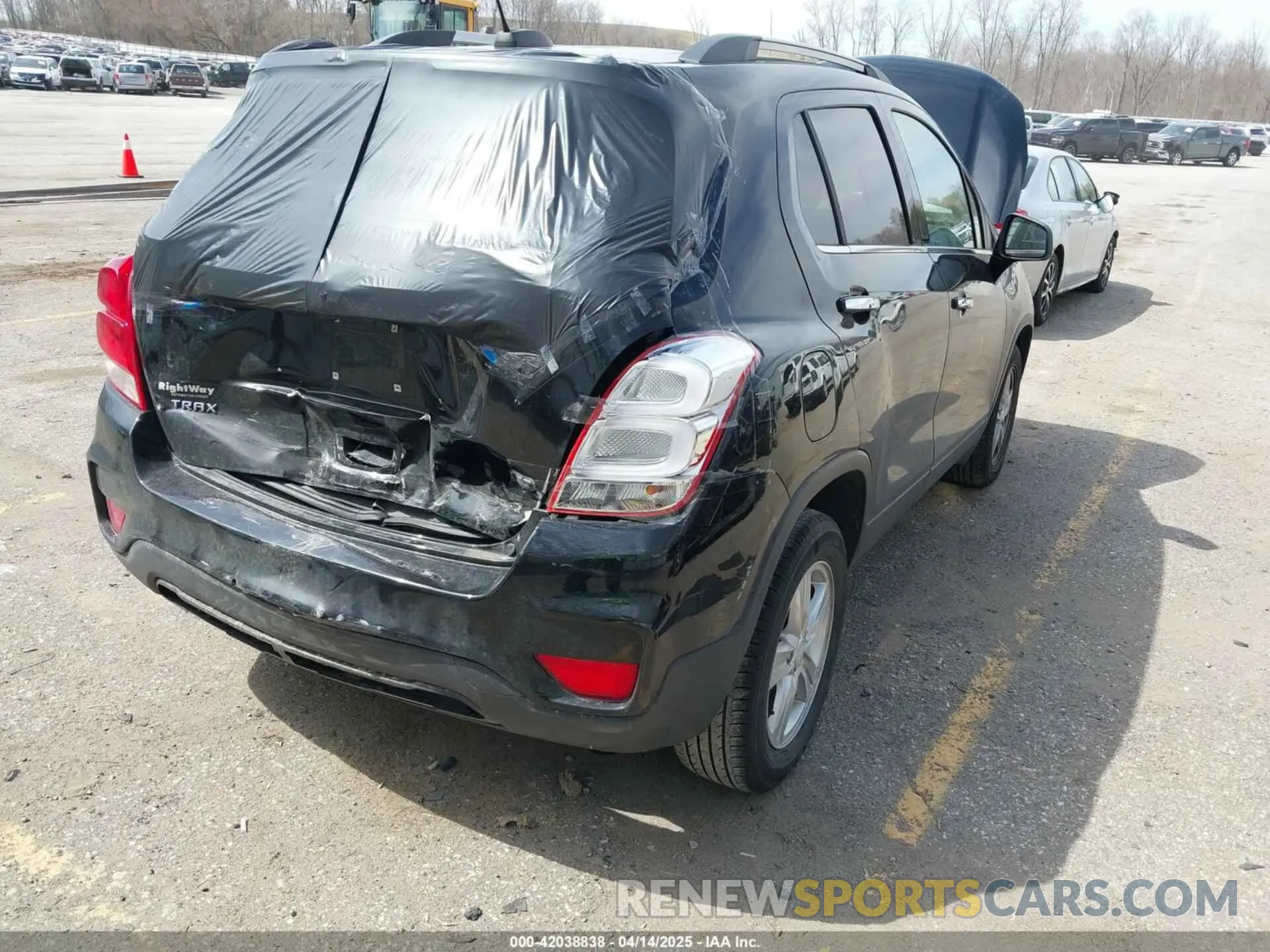 6 Photograph of a damaged car 3GNCJLSB2KL141661 CHEVROLET TRAX 2019