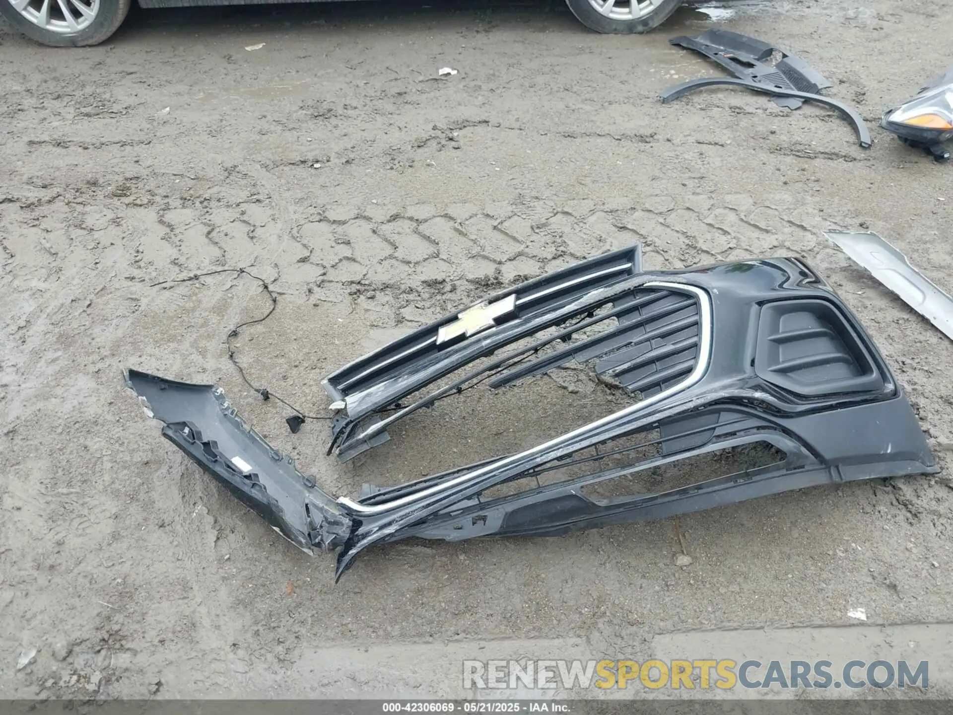 12 Photograph of a damaged car 3GNCJLSB2KL212115 CHEVROLET TRAX 2019