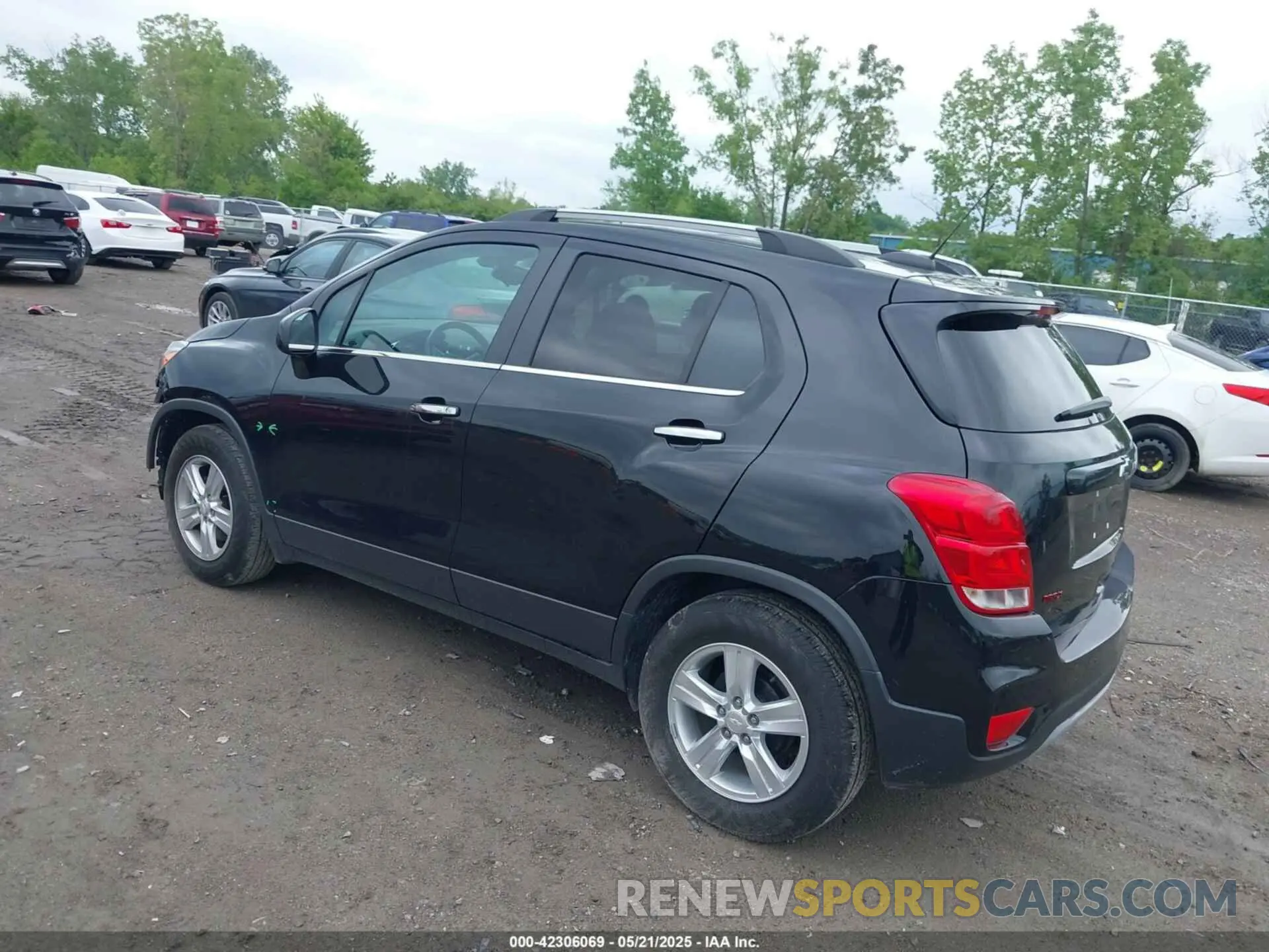 3 Photograph of a damaged car 3GNCJLSB2KL212115 CHEVROLET TRAX 2019