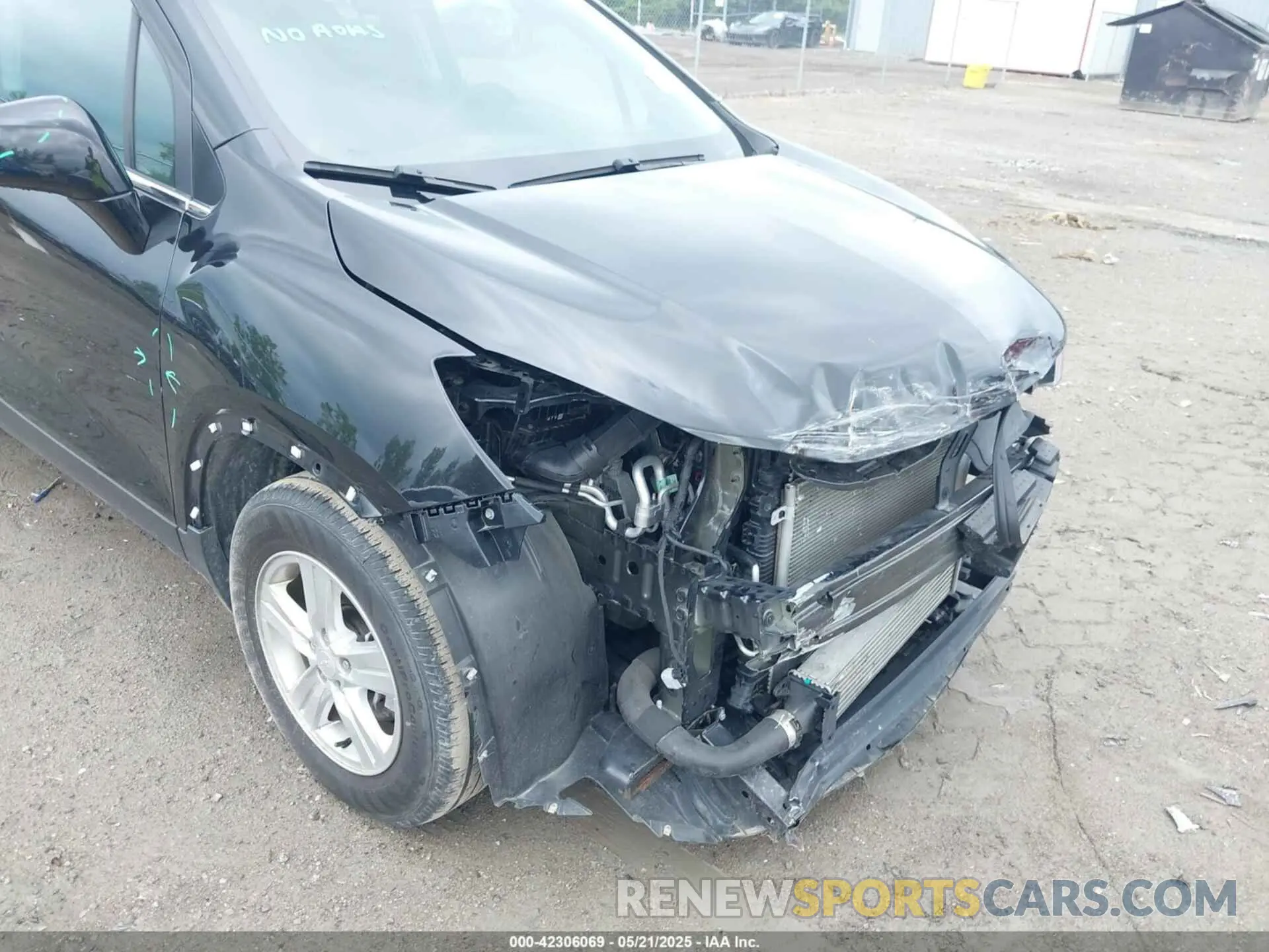 6 Photograph of a damaged car 3GNCJLSB2KL212115 CHEVROLET TRAX 2019