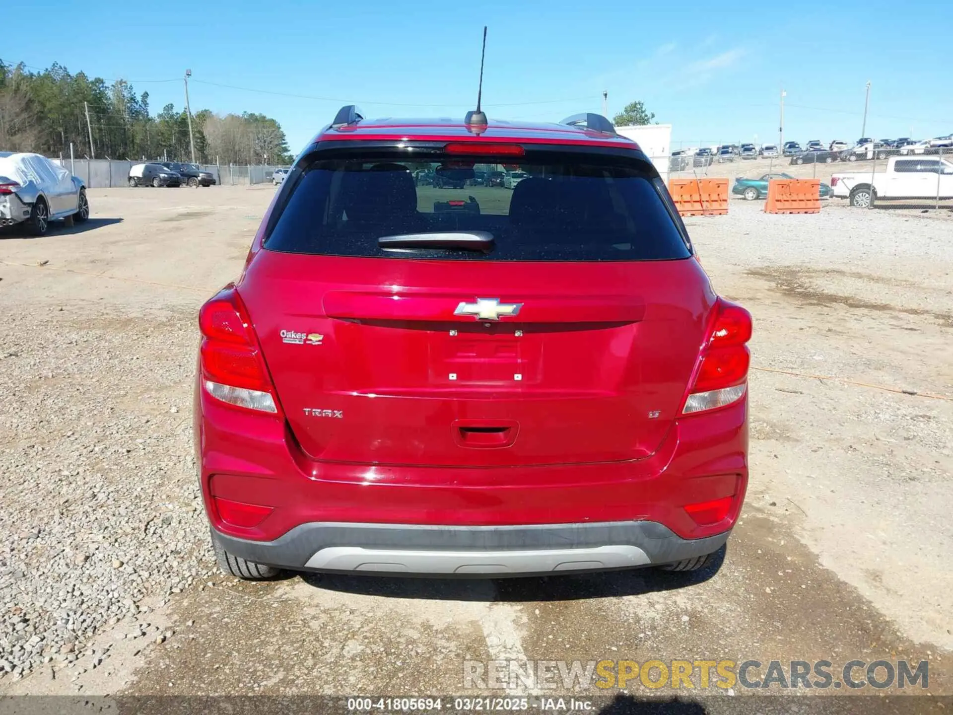 17 Photograph of a damaged car 3GNCJLSB2KL221428 CHEVROLET TRAX 2019
