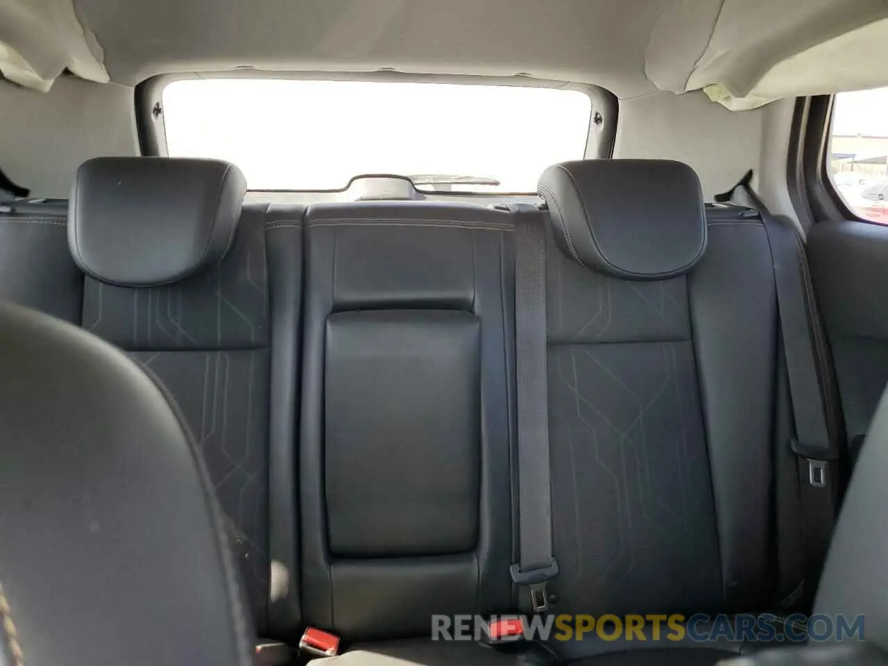 10 Photograph of a damaged car 3GNCJLSB2KL228234 CHEVROLET TRAX 2019
