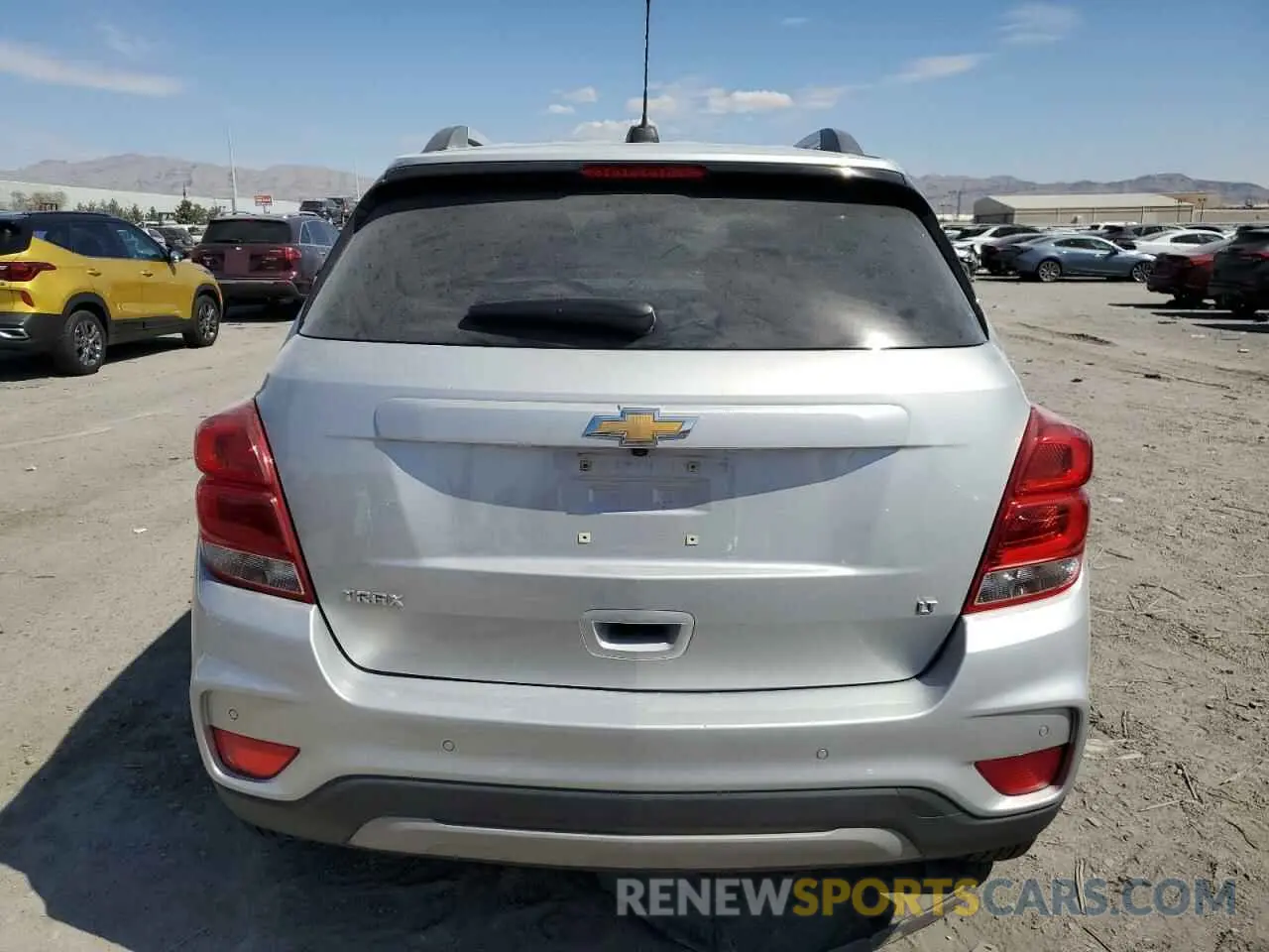 6 Photograph of a damaged car 3GNCJLSB2KL228234 CHEVROLET TRAX 2019