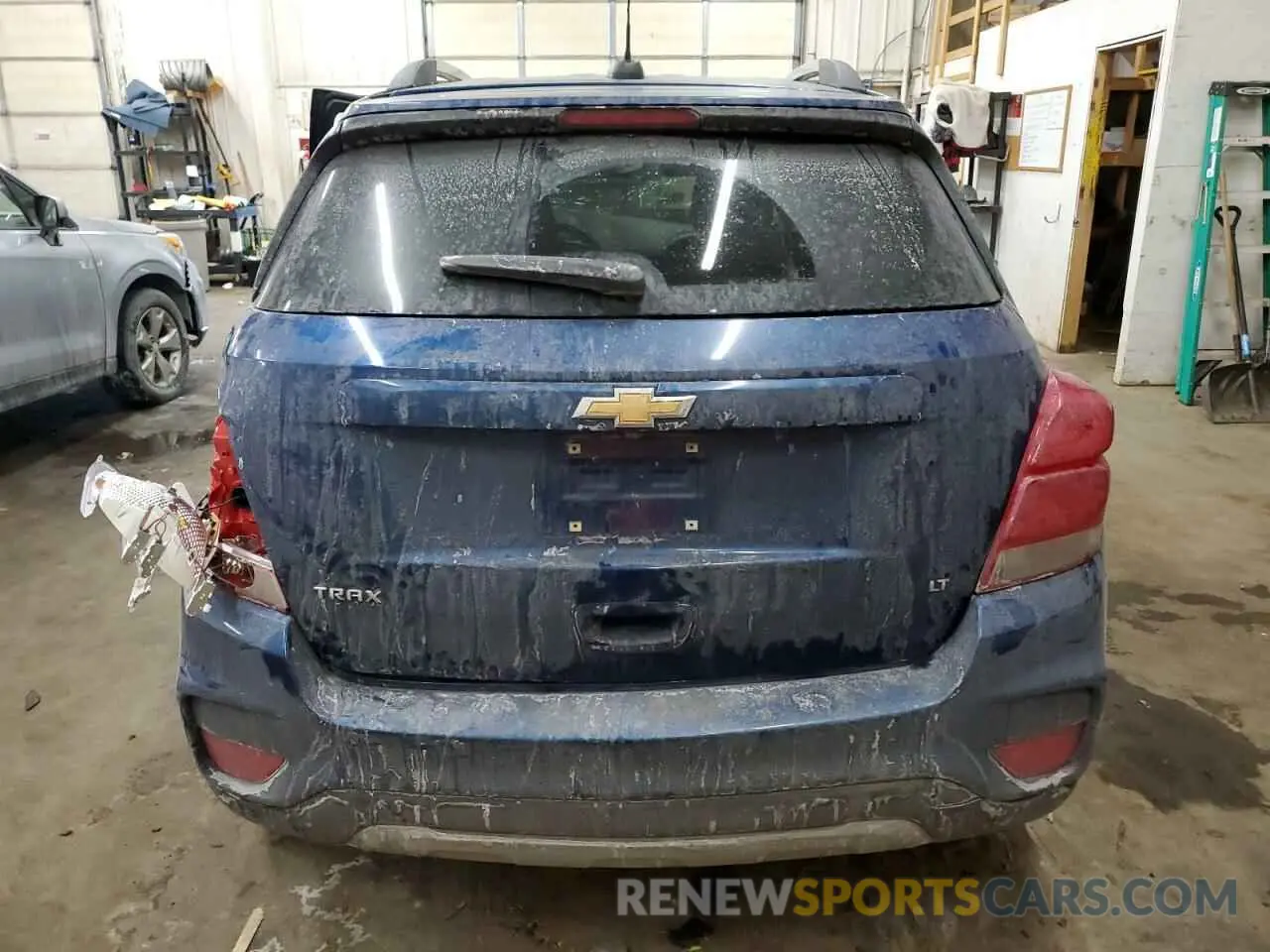 6 Photograph of a damaged car 3GNCJLSB2KL249987 CHEVROLET TRAX 2019