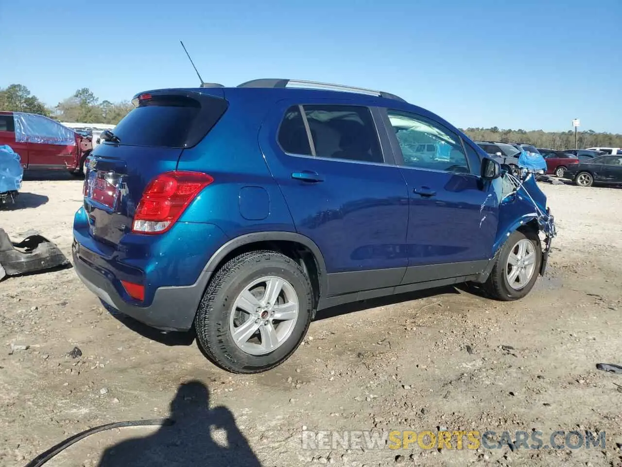3 Photograph of a damaged car 3GNCJLSB2KL256566 CHEVROLET TRAX 2019