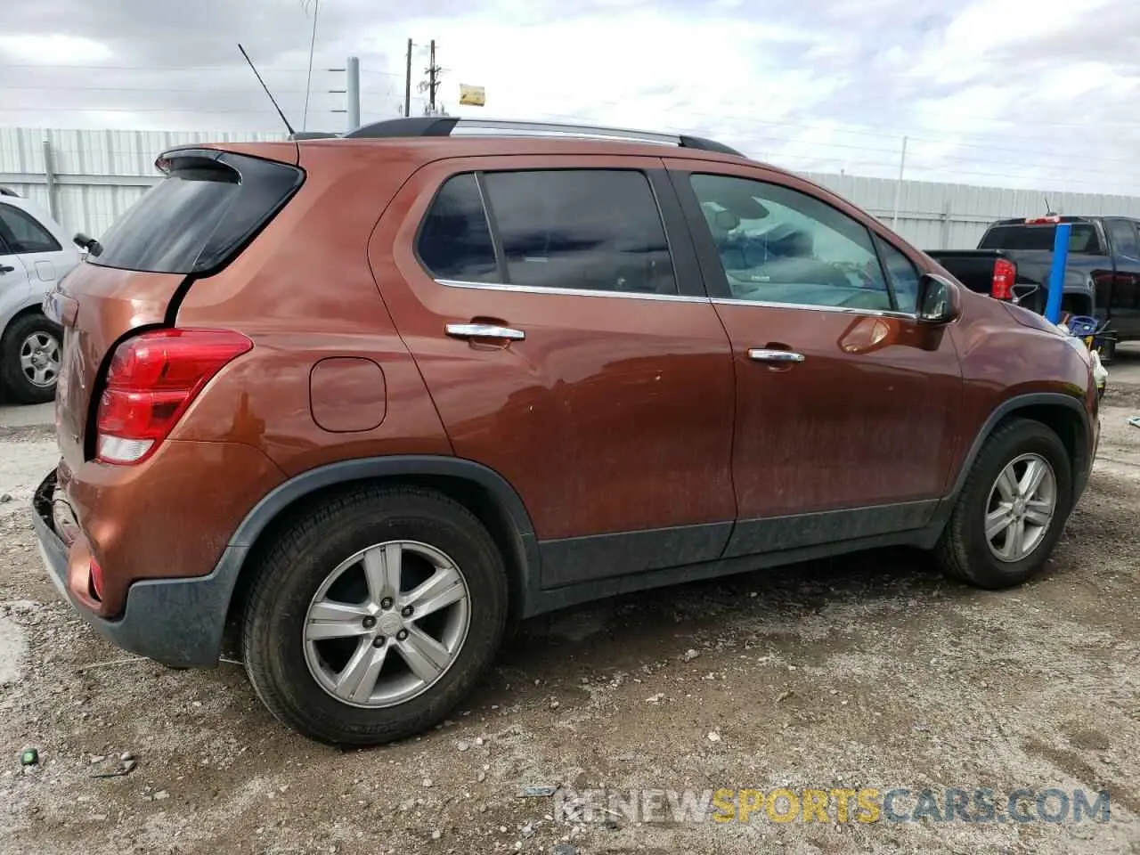 3 Photograph of a damaged car 3GNCJLSB2KL264070 CHEVROLET TRAX 2019