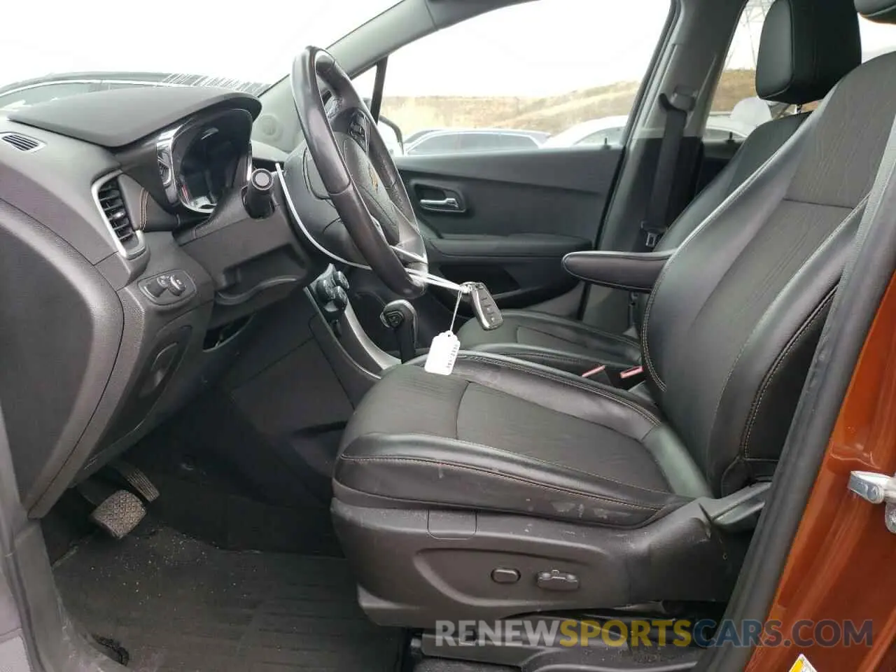 7 Photograph of a damaged car 3GNCJLSB2KL264070 CHEVROLET TRAX 2019