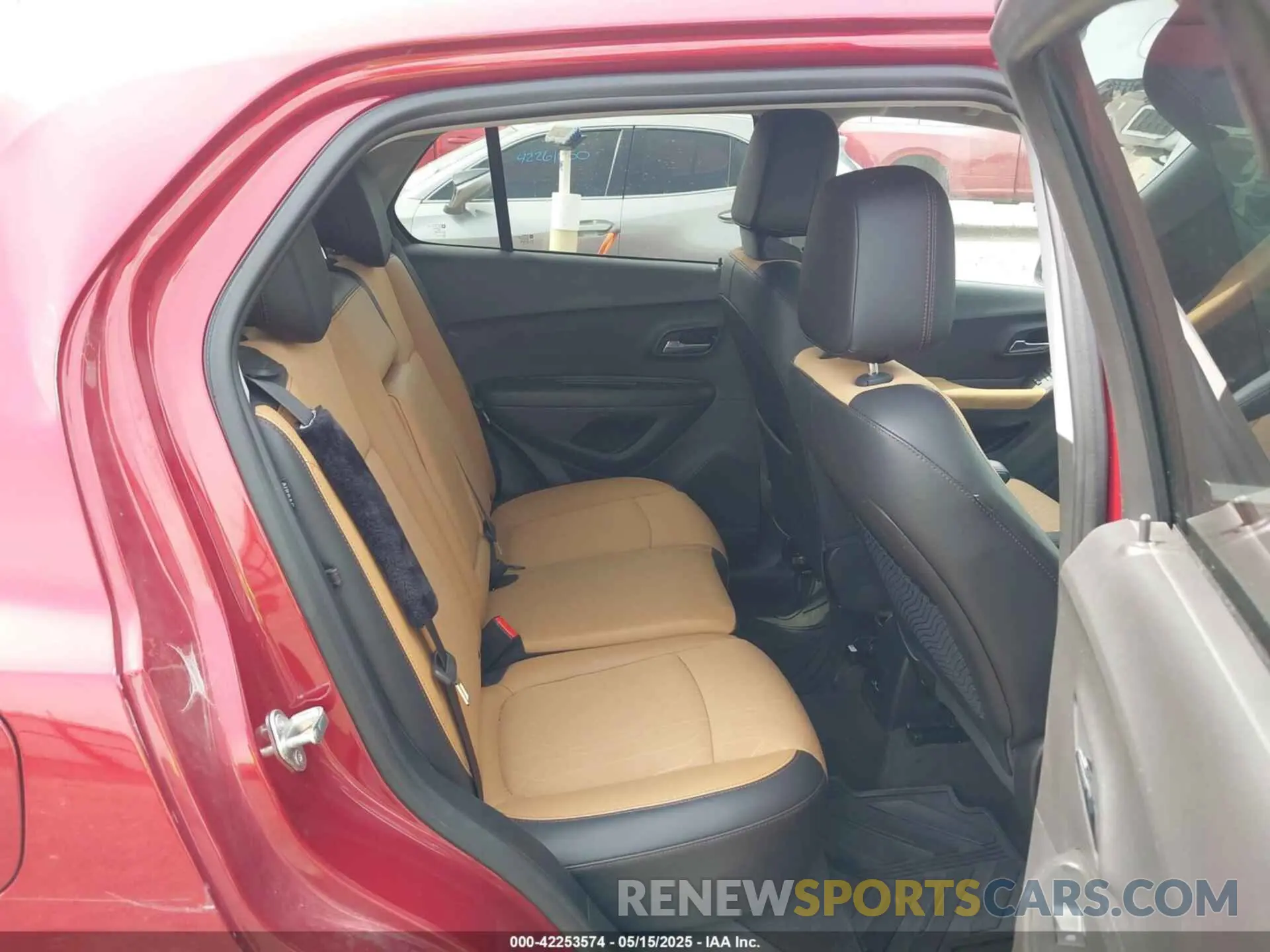 8 Photograph of a damaged car 3GNCJLSB2KL288059 CHEVROLET TRAX 2019